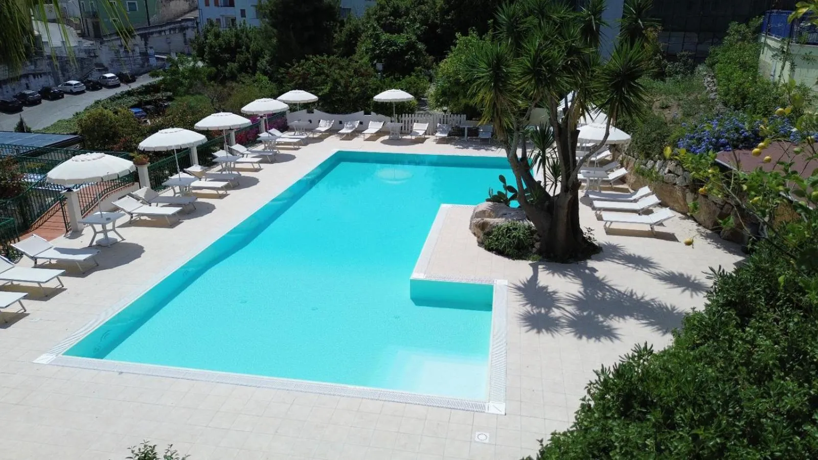 Swimming pool in Park Hotel Villa Americana