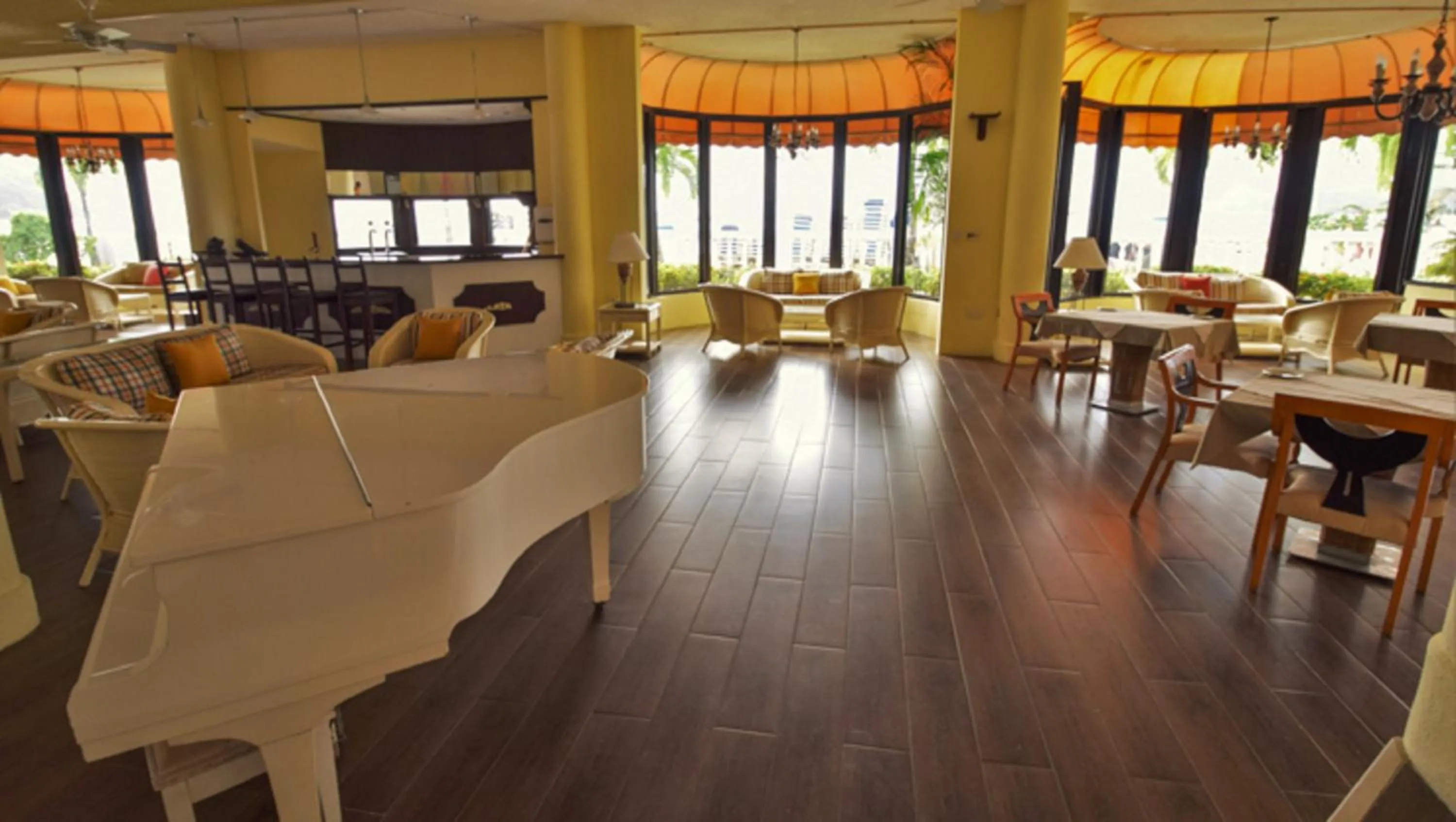 Lounge or bar, Restaurant/Places to Eat in Mystique St Lucia by Royalton