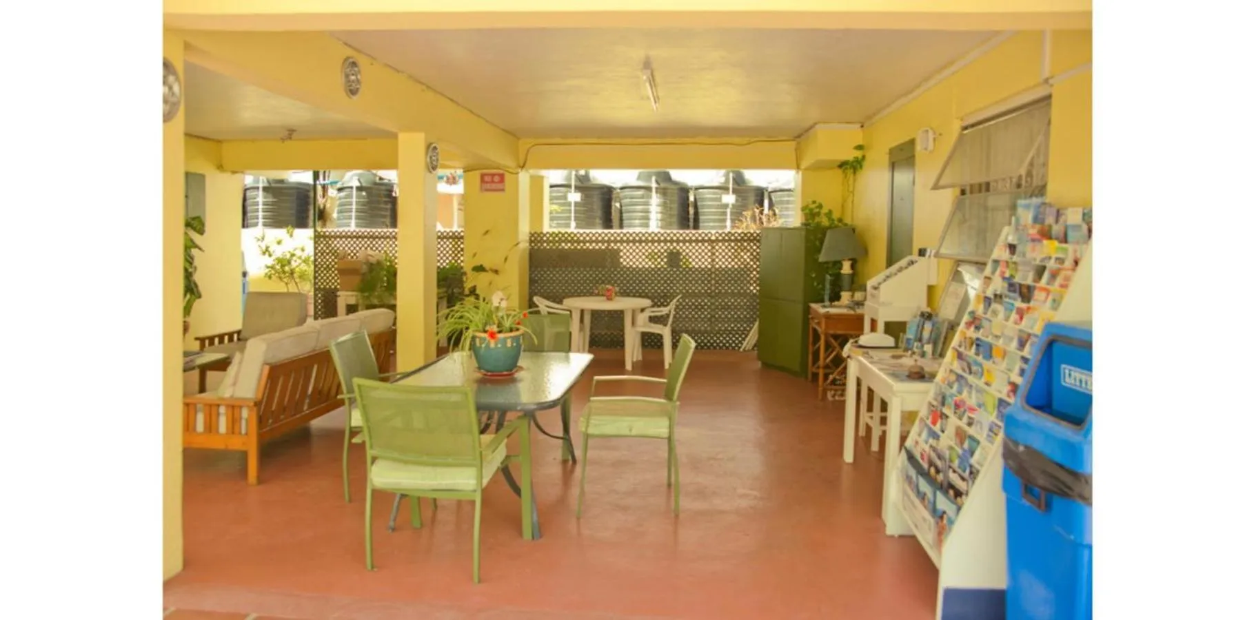 Seating area in Meridian Inn