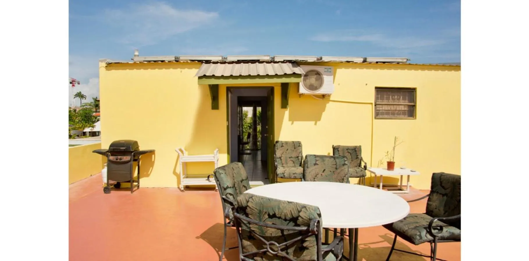 Balcony/Terrace in Meridian Inn