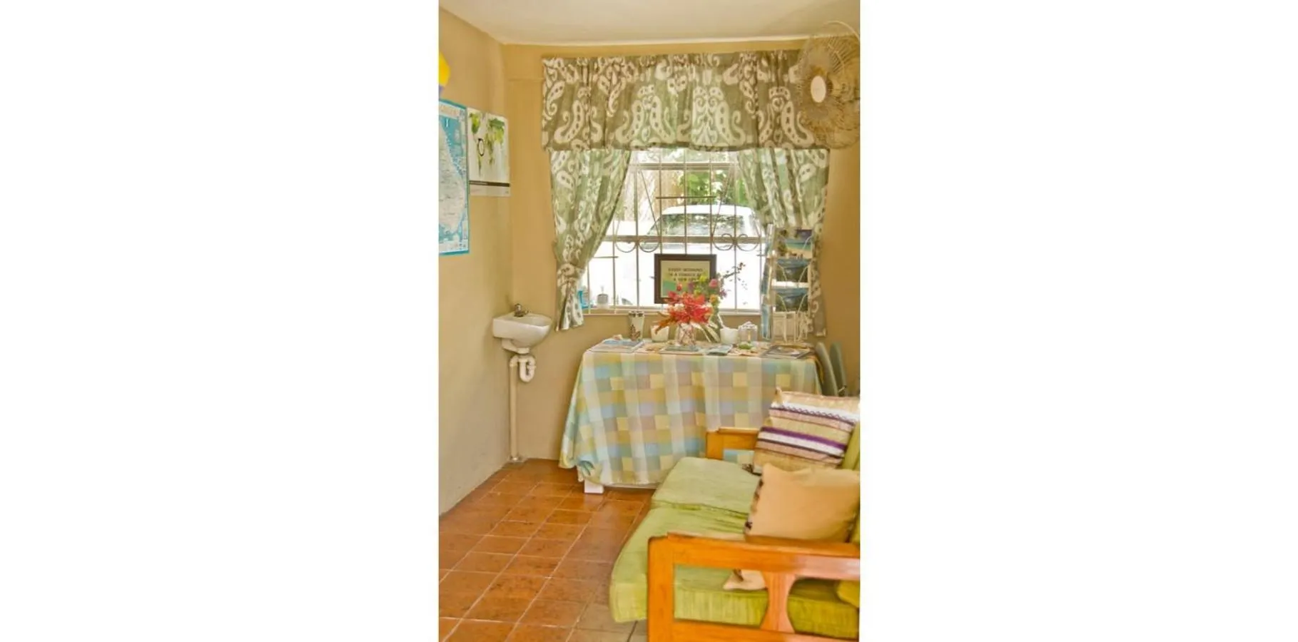 Bedroom in Meridian Inn