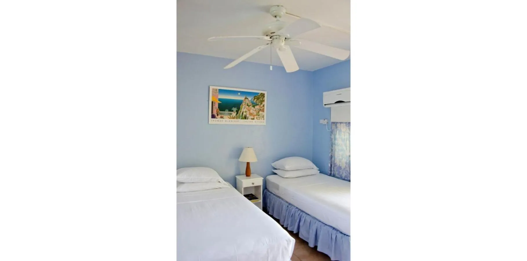 Bedroom, Bed in Meridian Inn