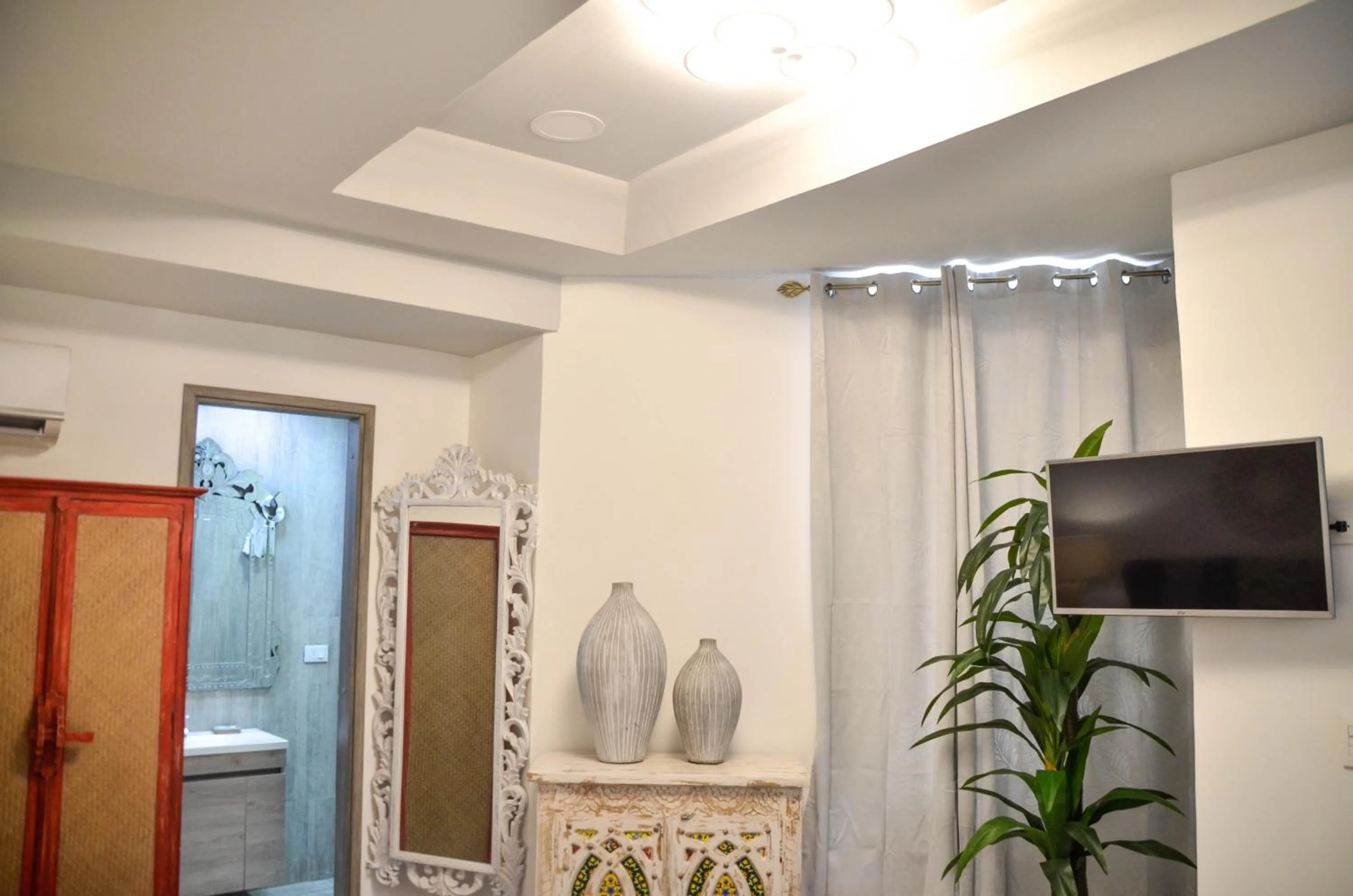 Photo of the whole room in Le Castel Blanc Hotel Boutique