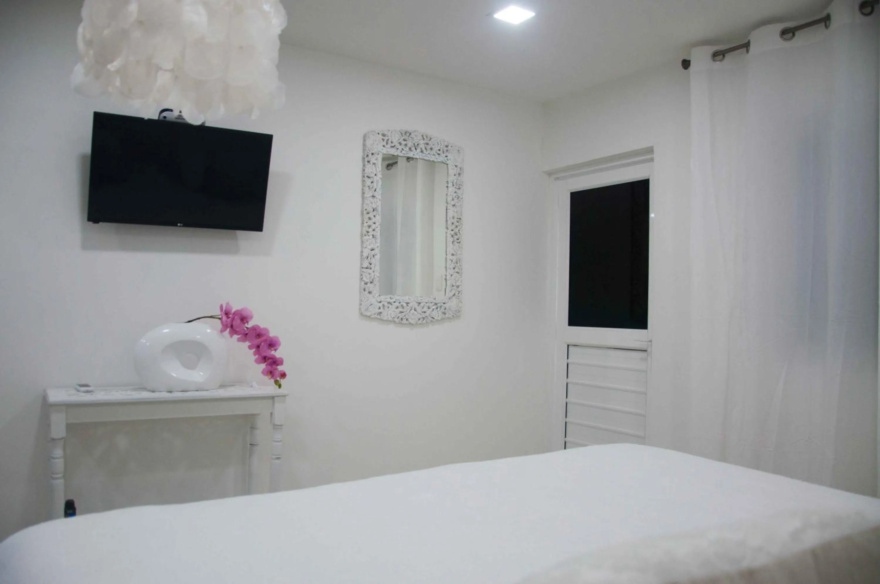 Bed in Le Castel Blanc Hotel Boutique