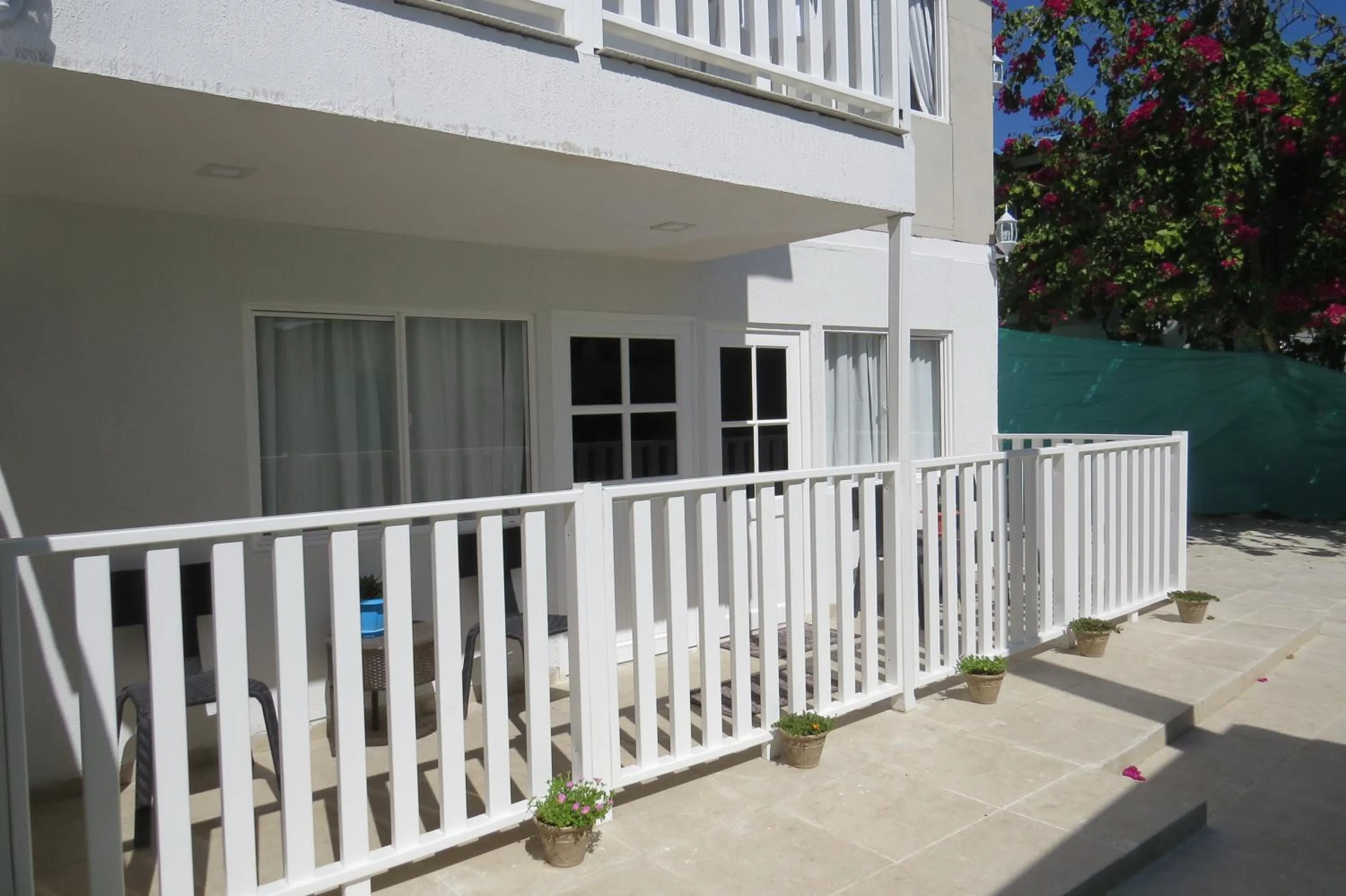 Property building in Le Castel Blanc Hotel Boutique