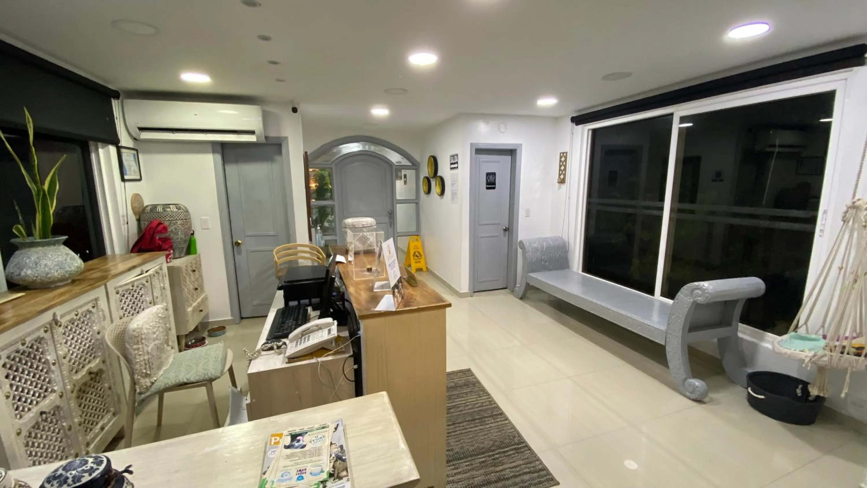 Lobby or reception in Le Castel Blanc Hotel Boutique