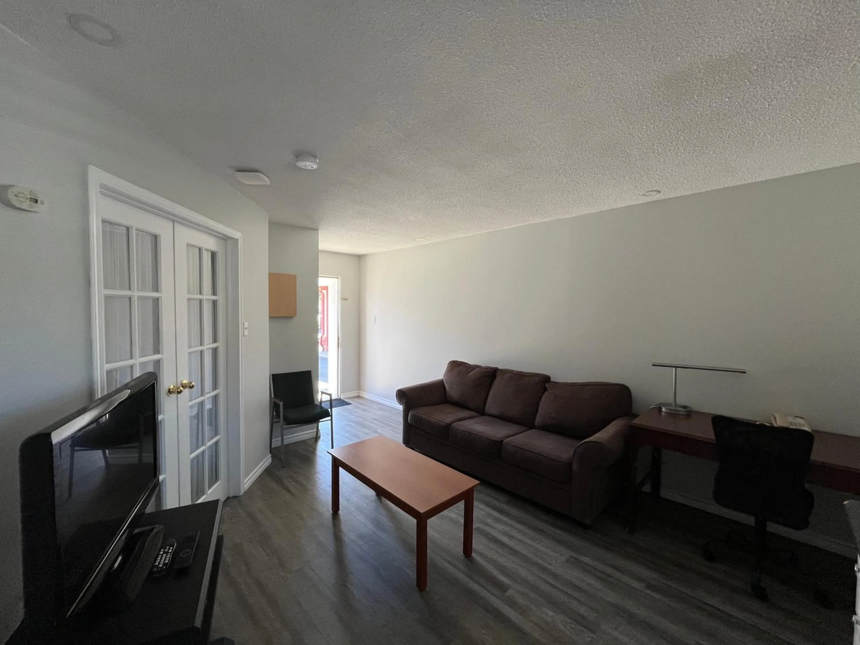 Seating area in Lakeshore Suites