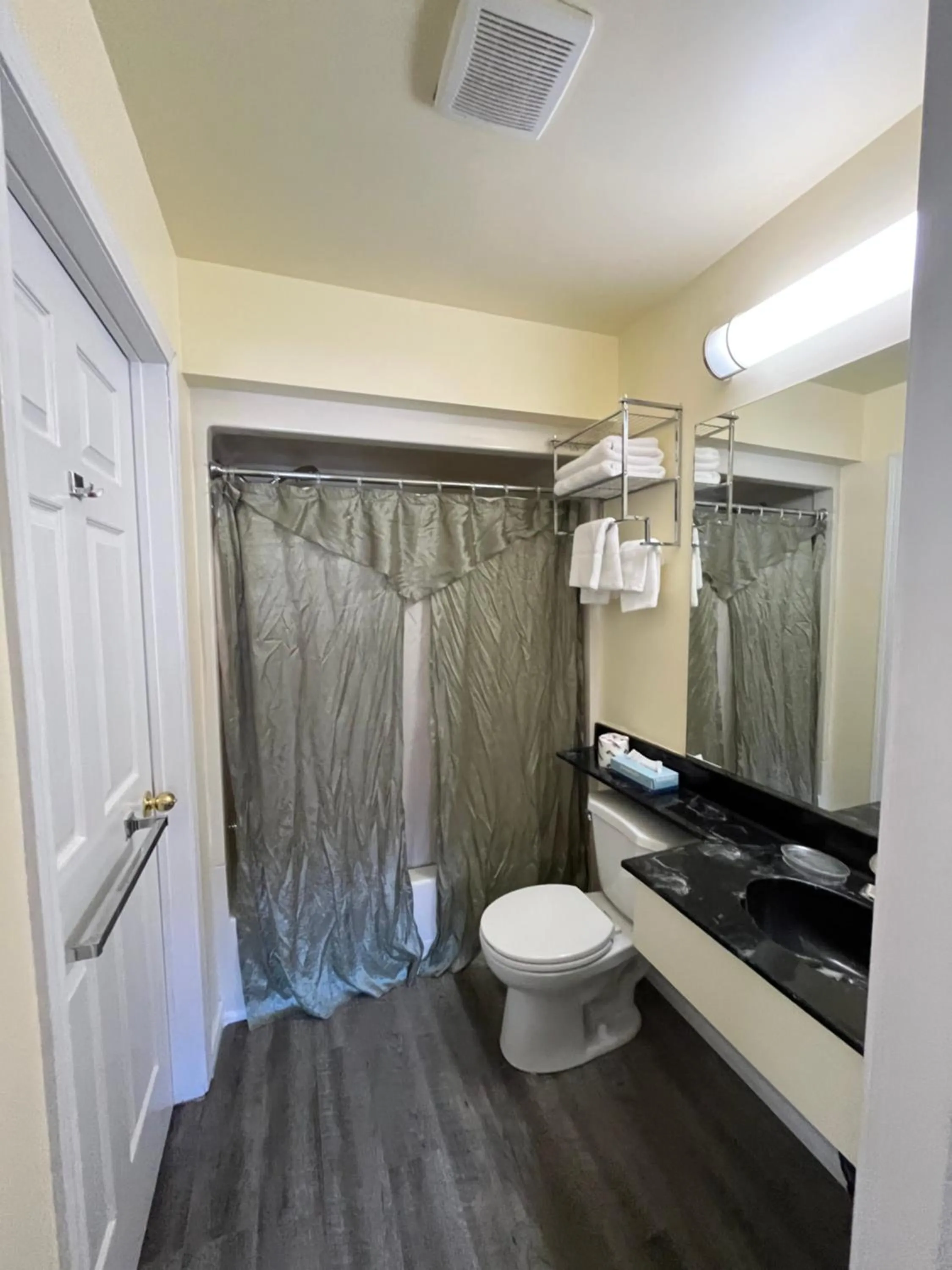Bathroom in Lakeshore Suites