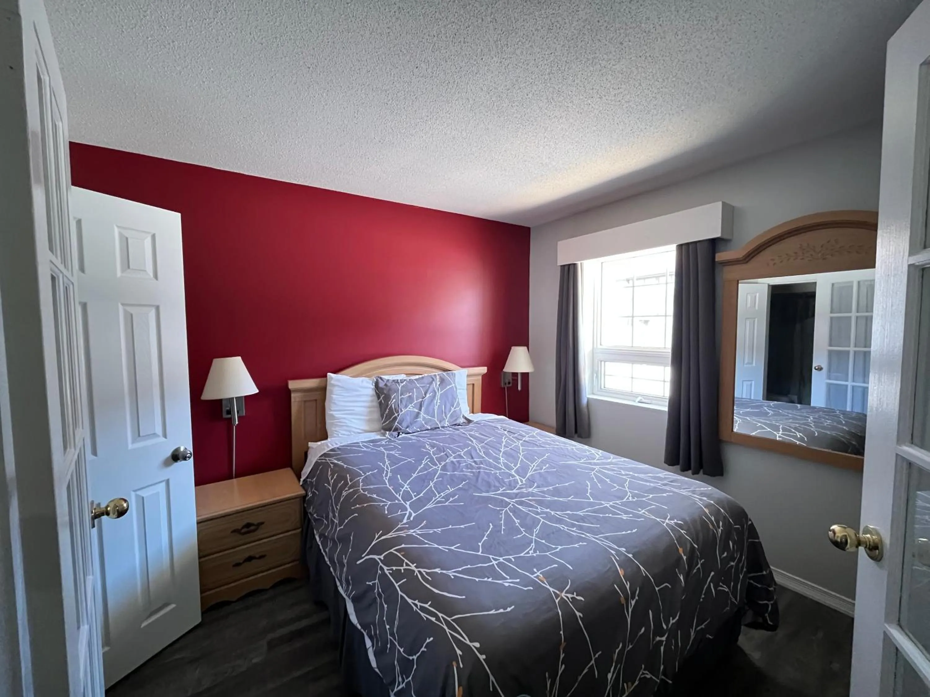 Bed in Lakeshore Suites