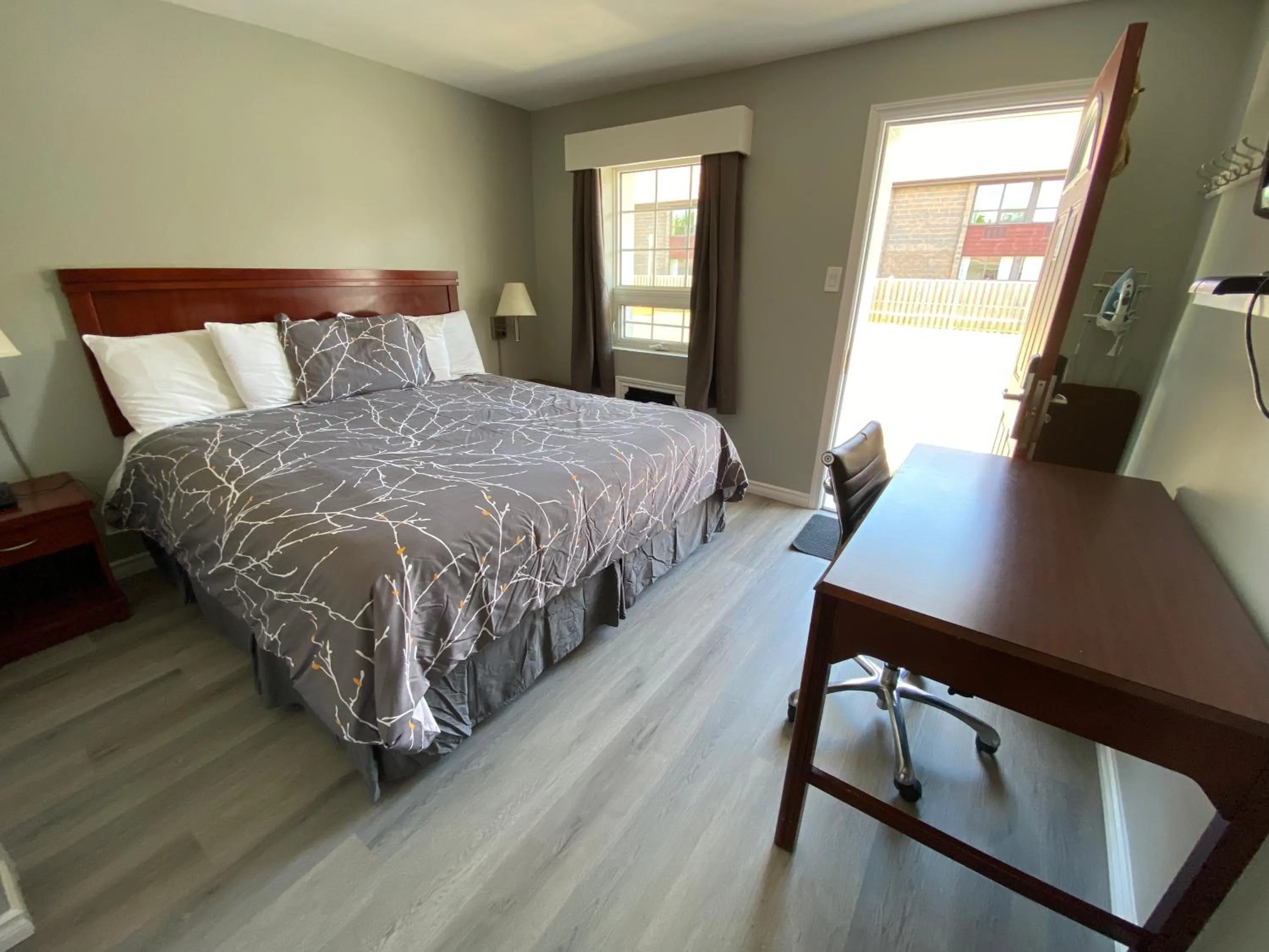 Bed in Lakeshore Suites