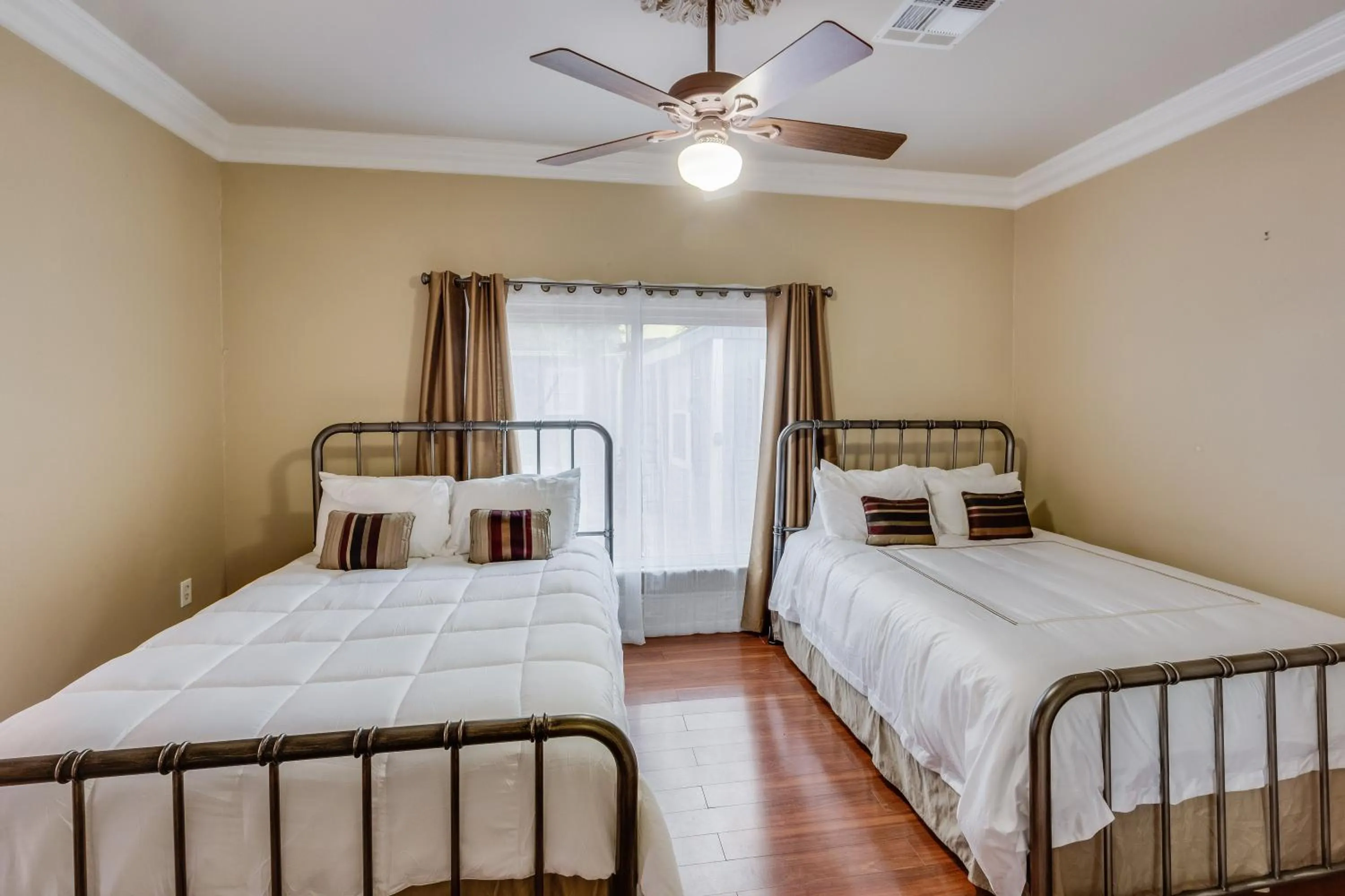 Bedroom in New Orleans Jazz Quarters