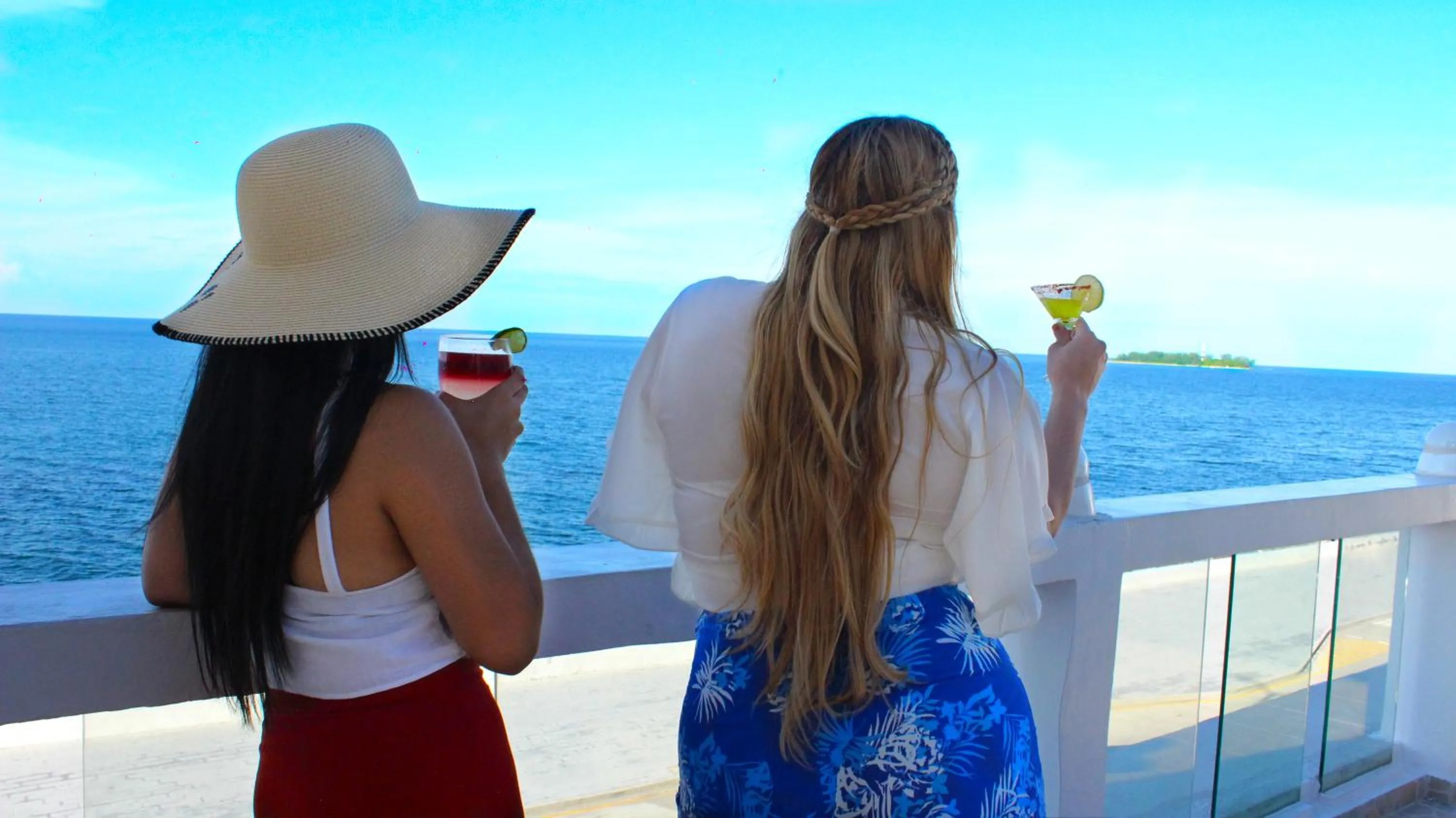 People in Hotel Lois Veracruz