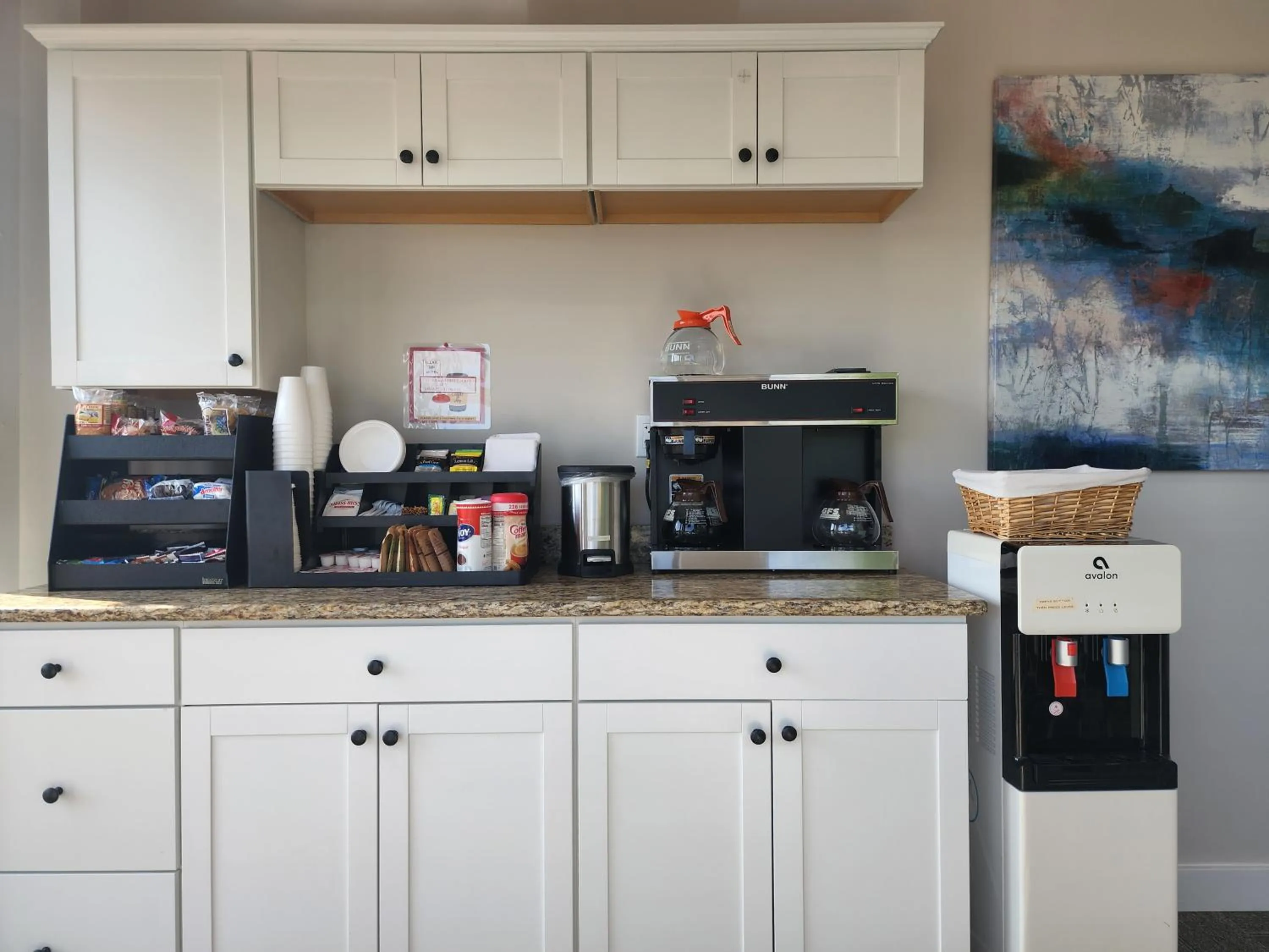 Coffee/tea facilities in Drakes Creek Inn - formerly The Relax Inn