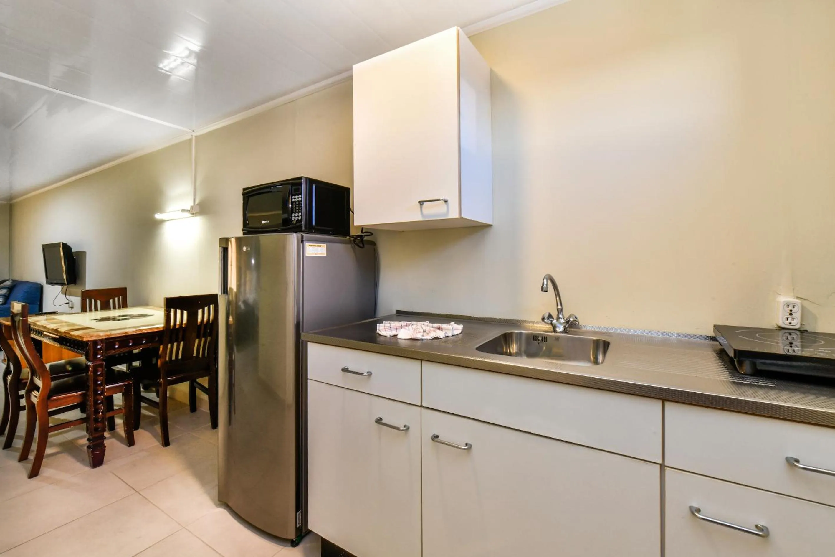 Kitchen or kitchenette in Aruba Blue Village Hotel and Apartments