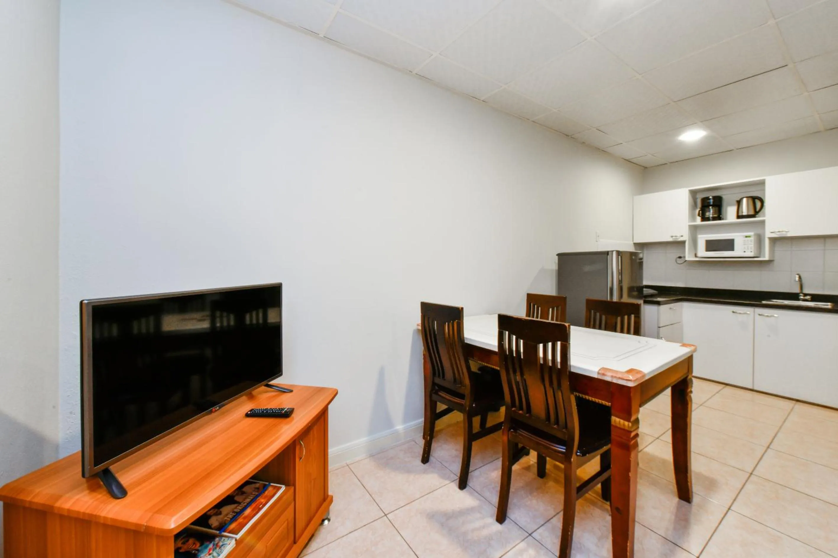 Dining area in Aruba Blue Village Hotel and Apartments