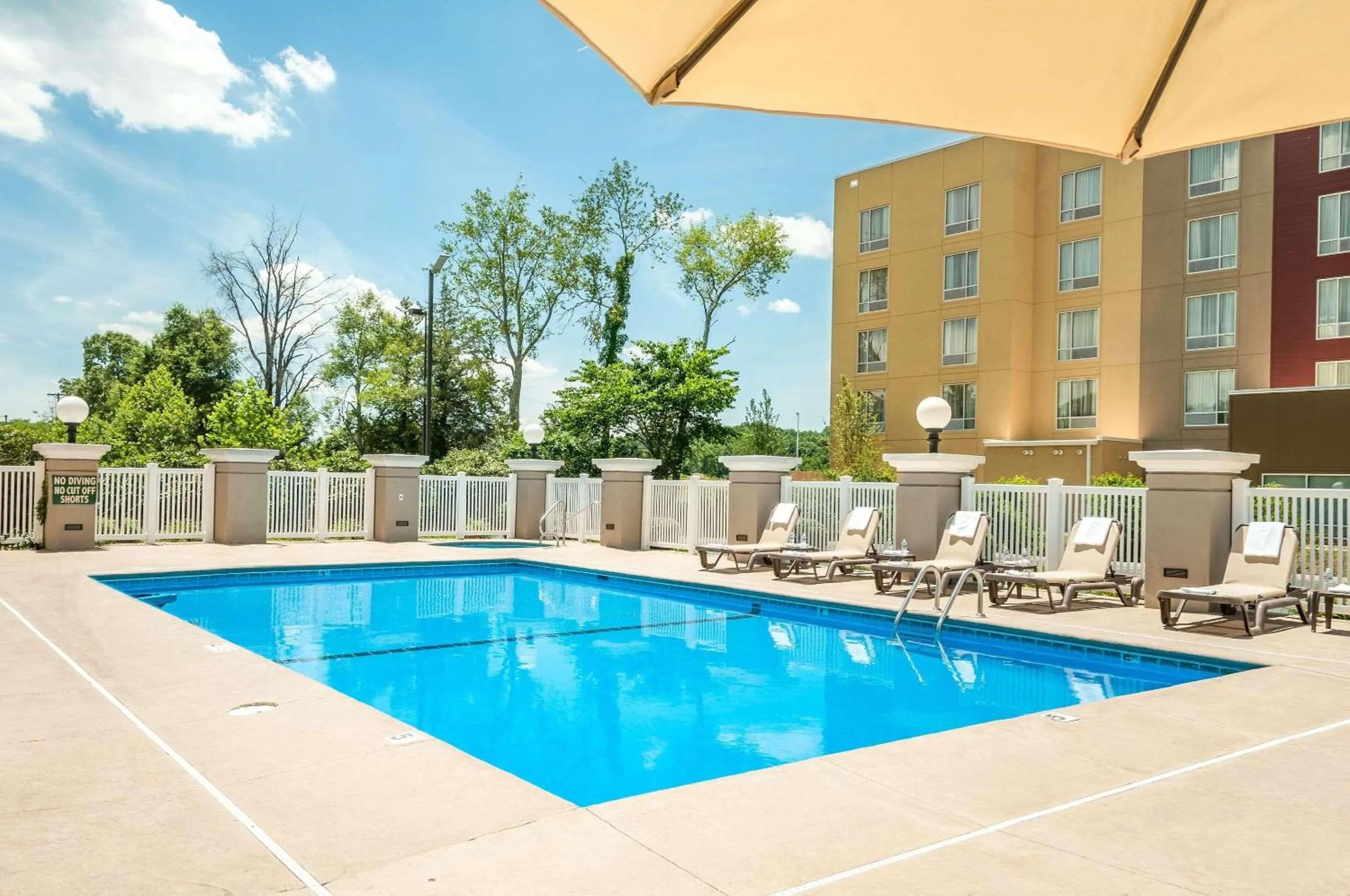 Swimming pool in Country Inn & Suites by Radisson, Cookeville, TN