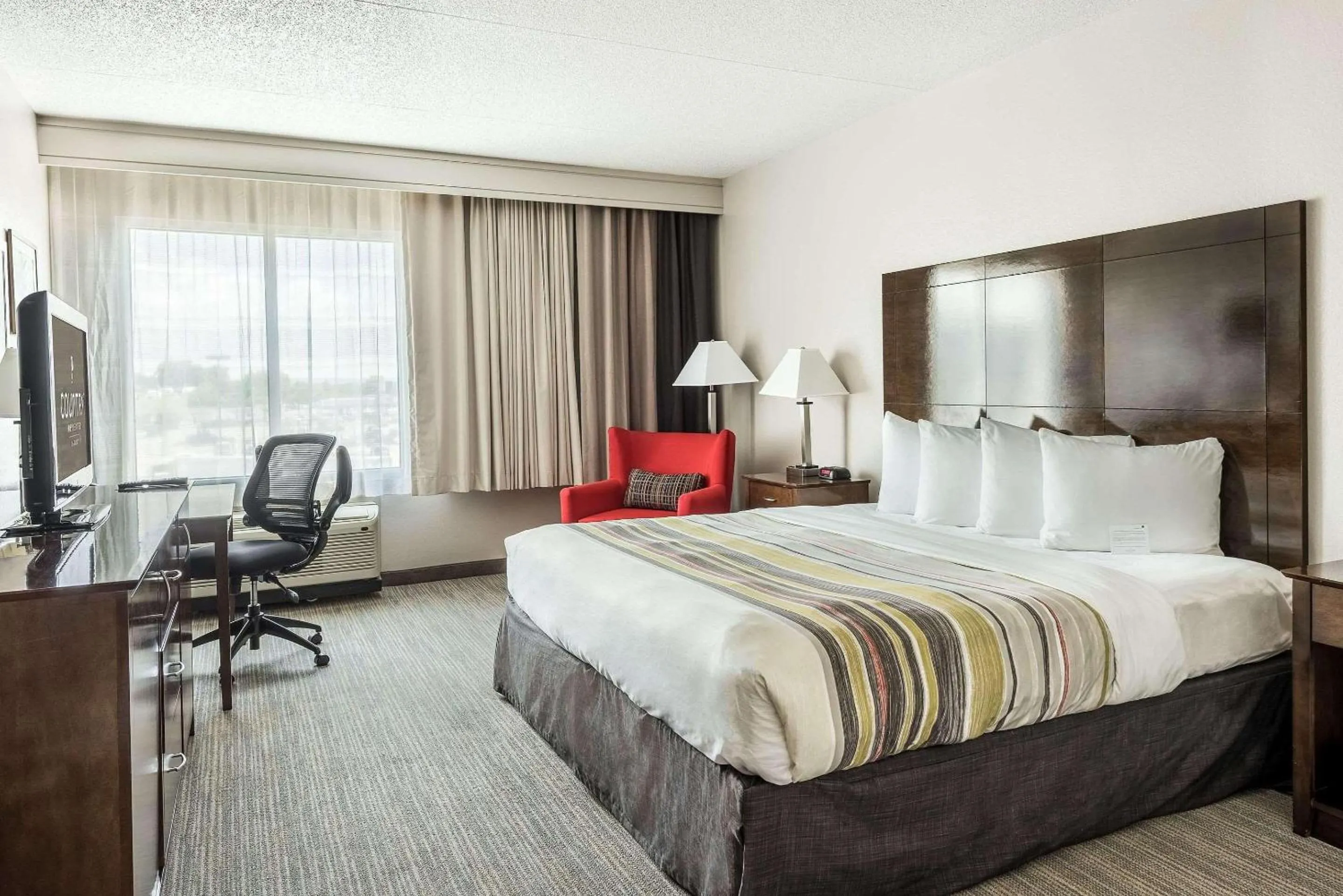 Bedroom, Bed in Country Inn & Suites by Radisson, Cookeville, TN