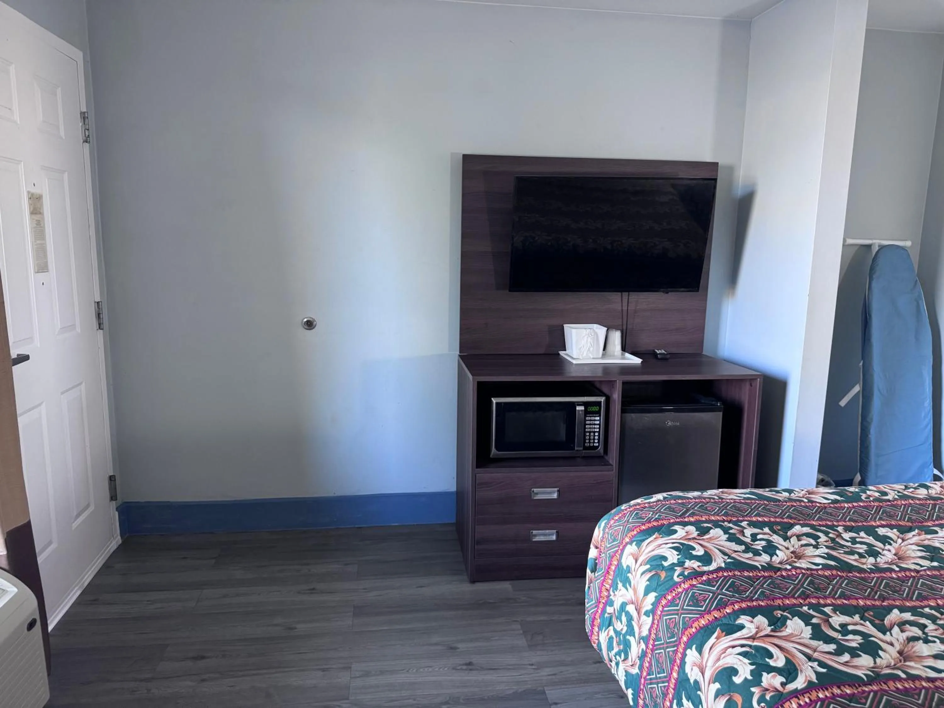 Bedroom, Bed in Florence Inn and Suites