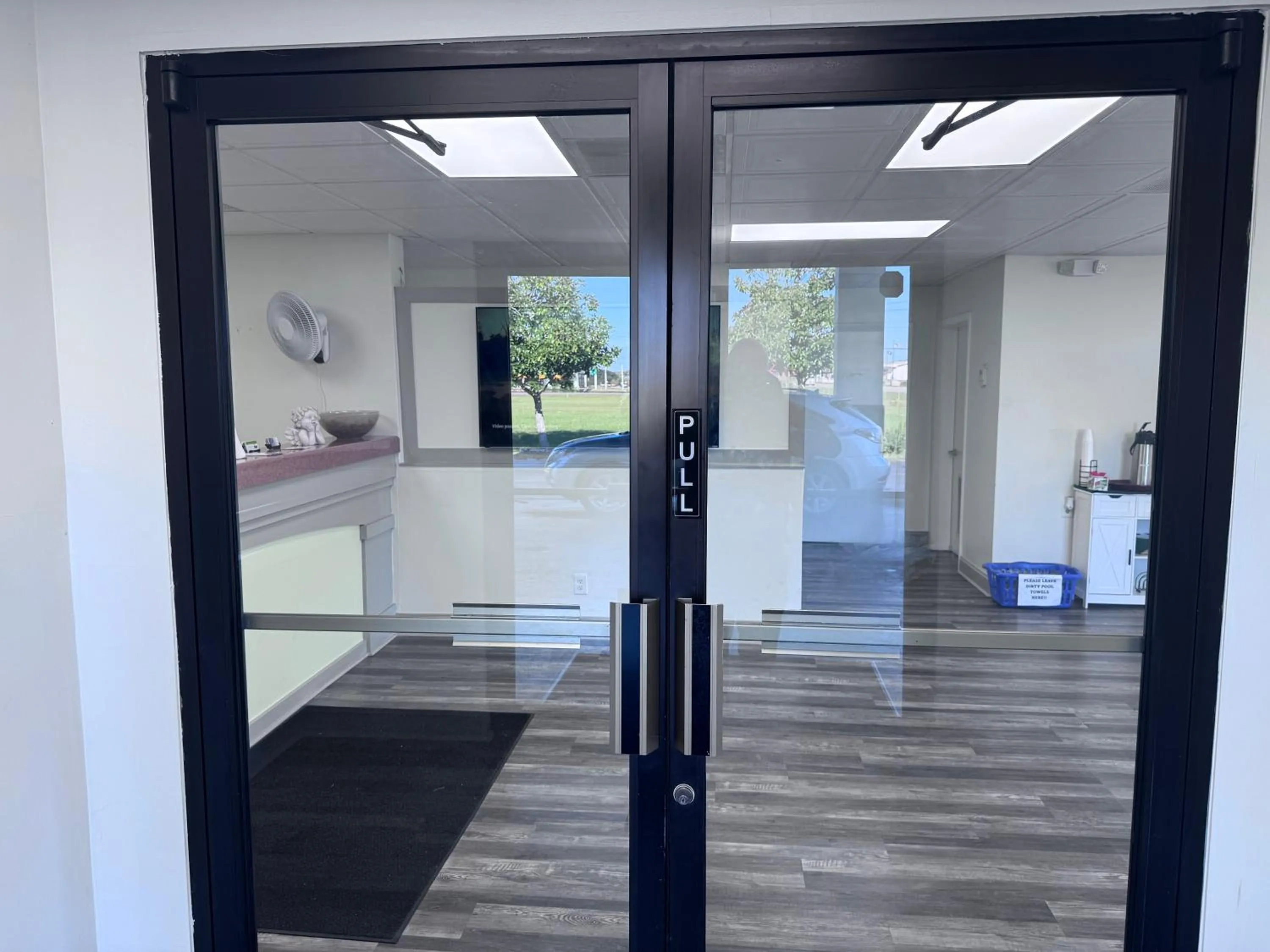 Property building in Florence Inn and Suites