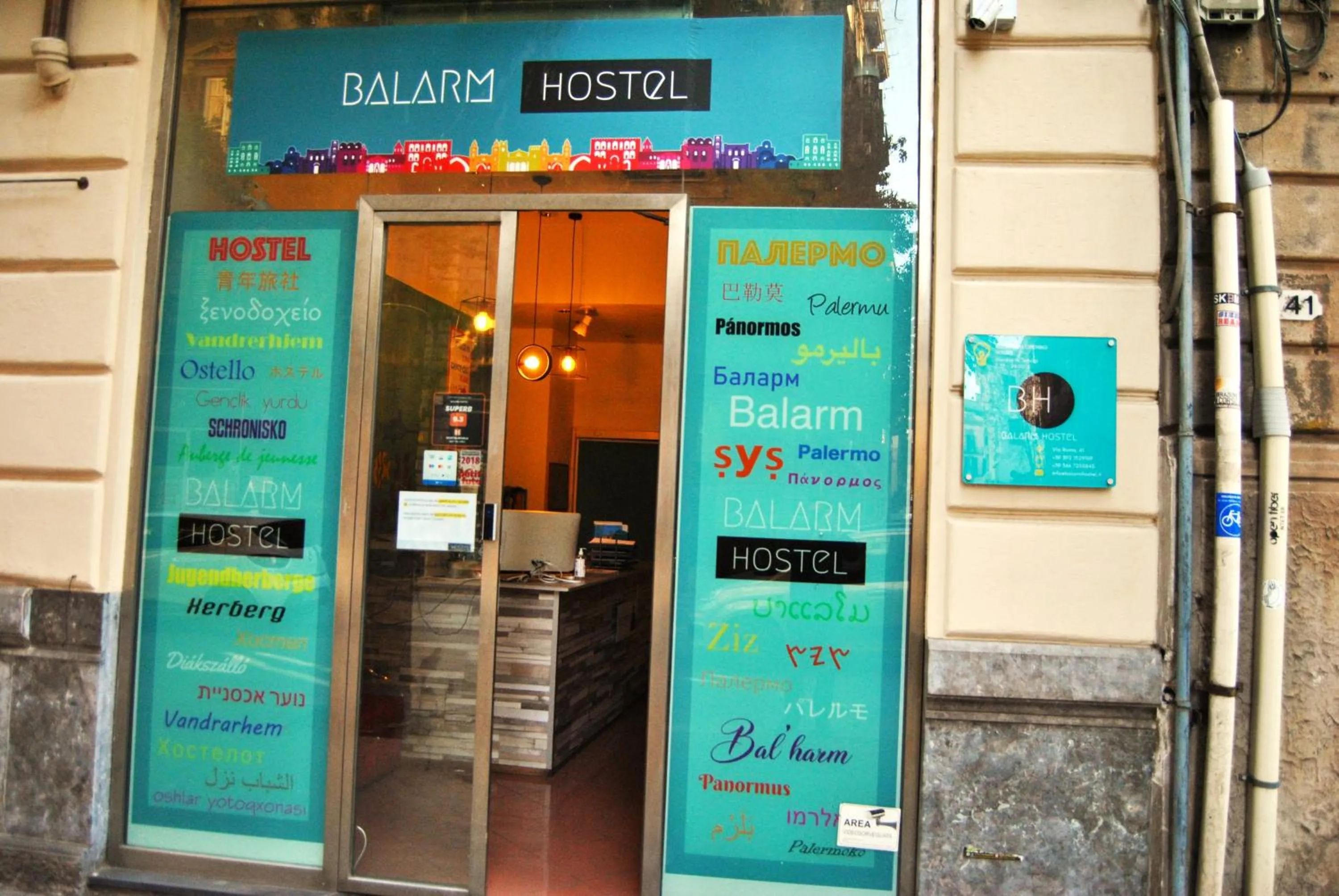Facade/entrance in Balarm - Hostel and Bar