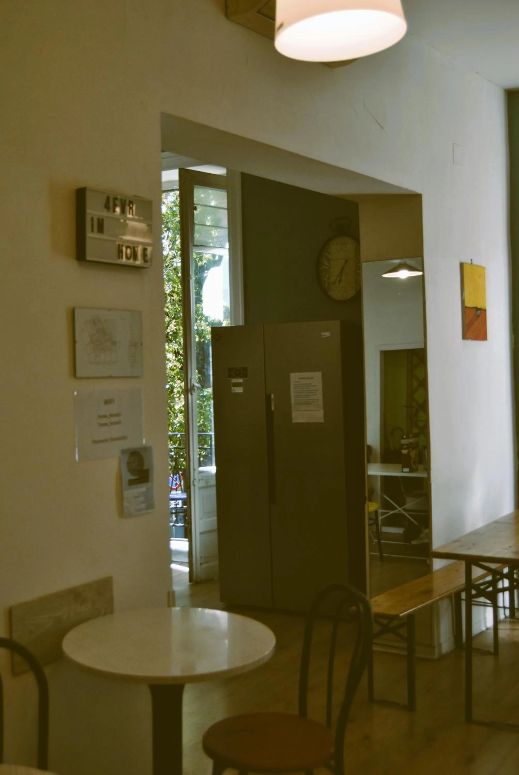 Dining area in Balarm - Hostel and Bar