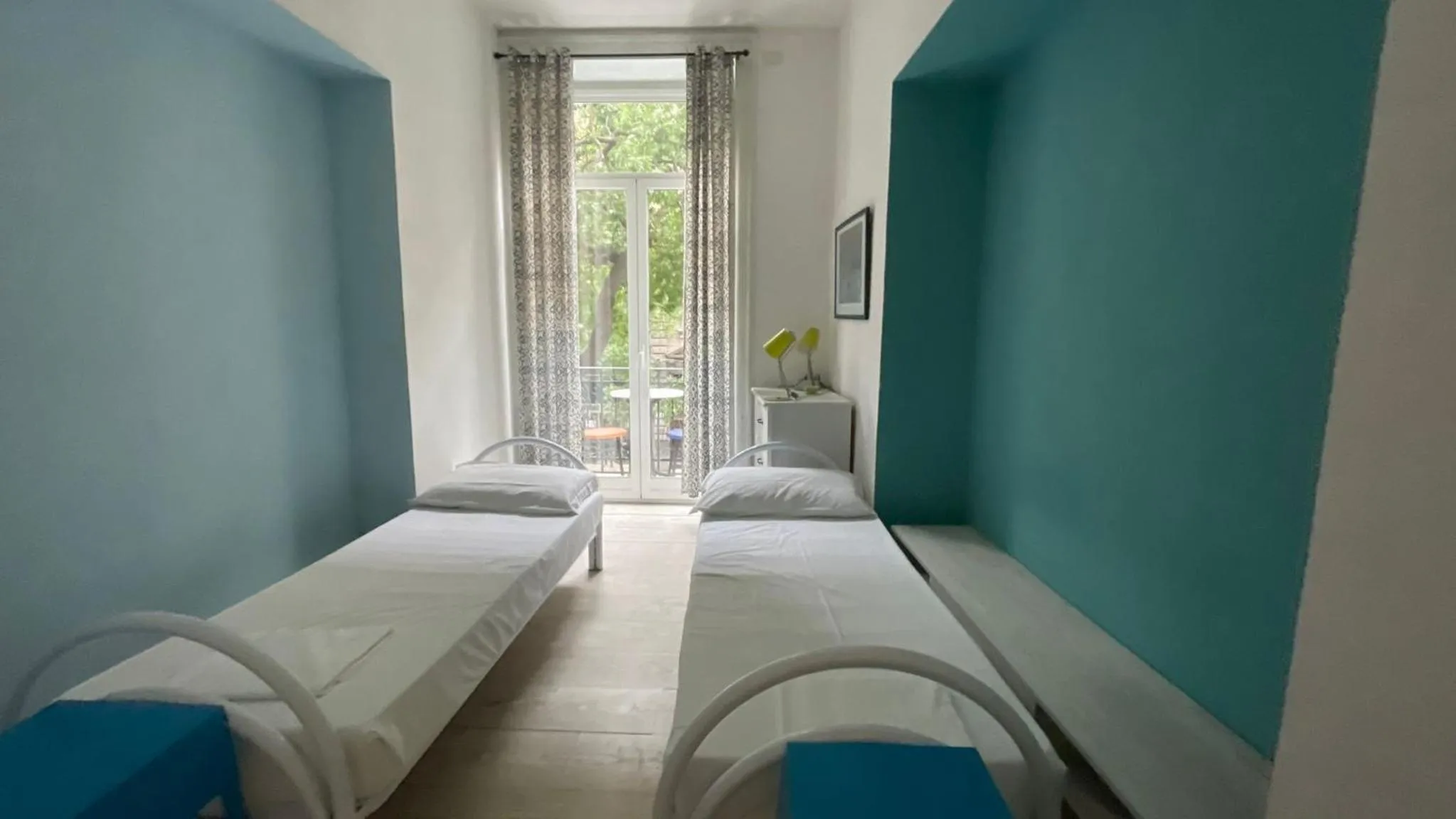 Bed in Balarm - Hostel and Bar