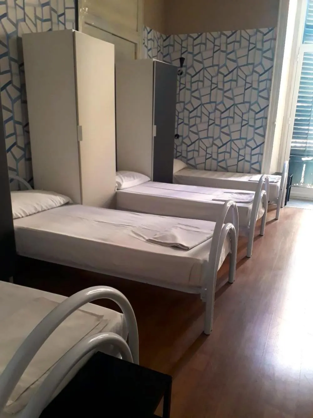 Bed in Balarm - Hostel and Bar