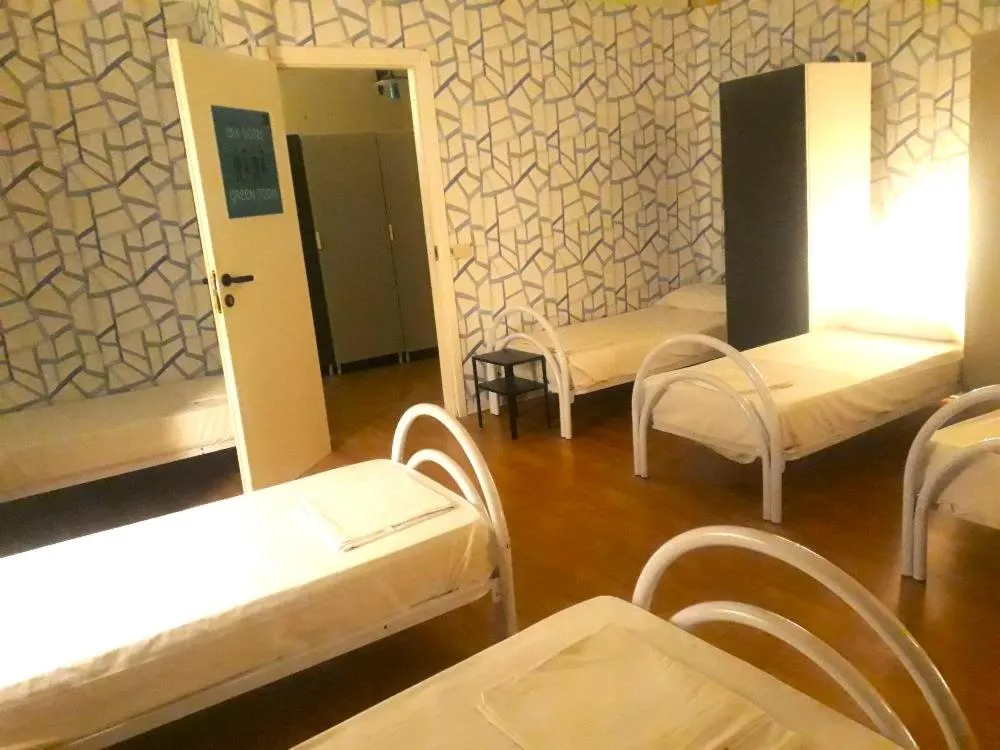 Bed in Balarm - Hostel and Bar