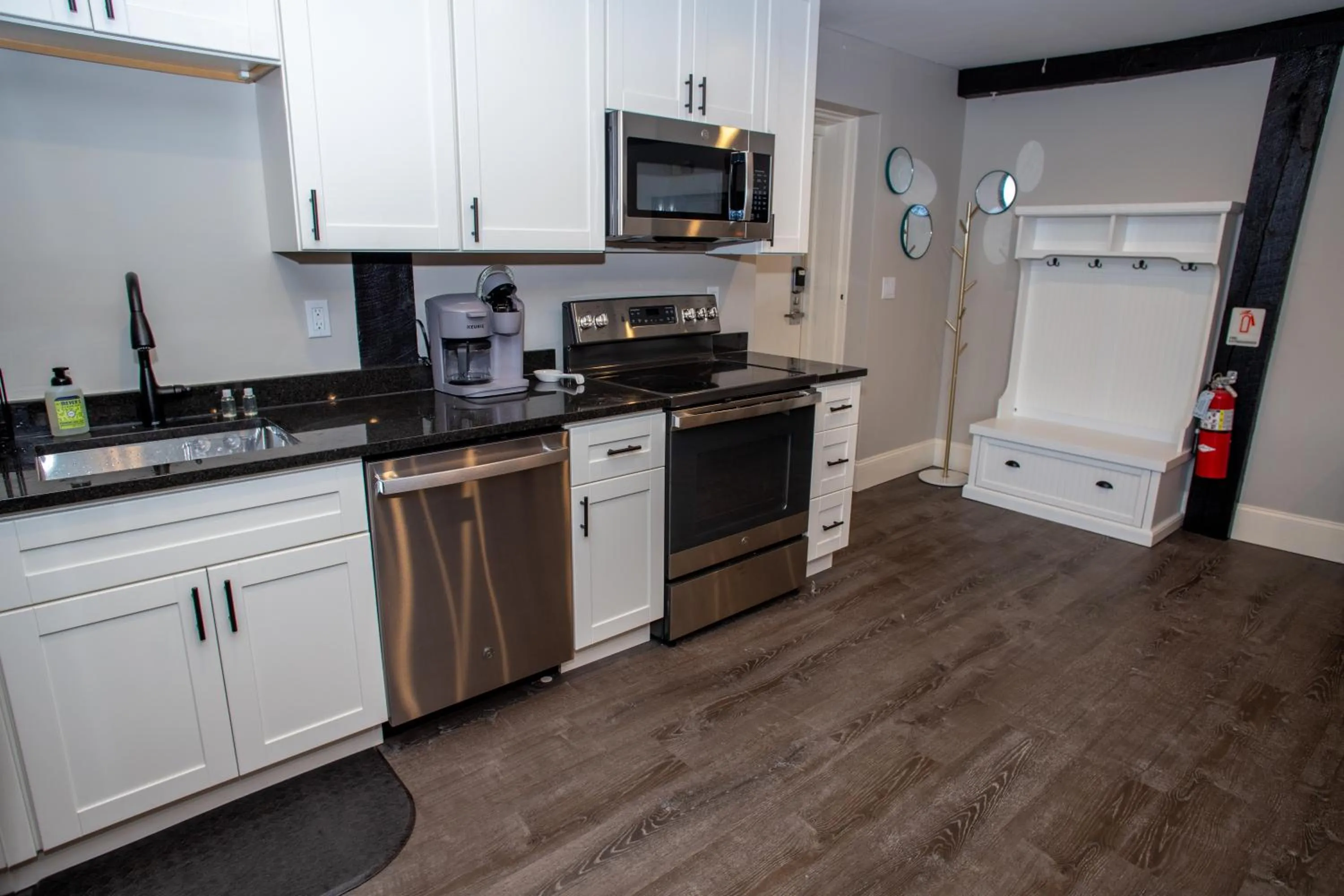 kitchen in Gunstock Inn & Suites