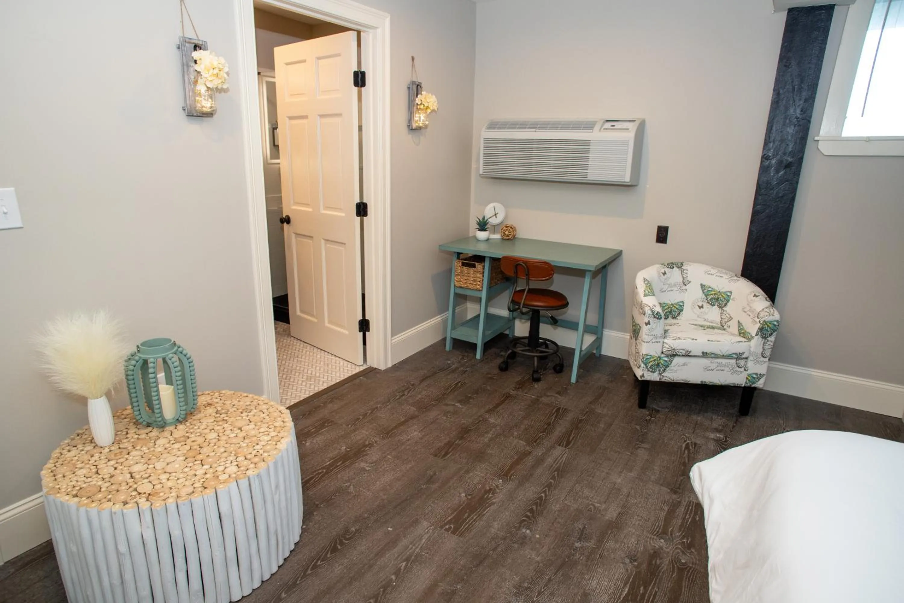 Bedroom, Bed in Gunstock Inn & Suites