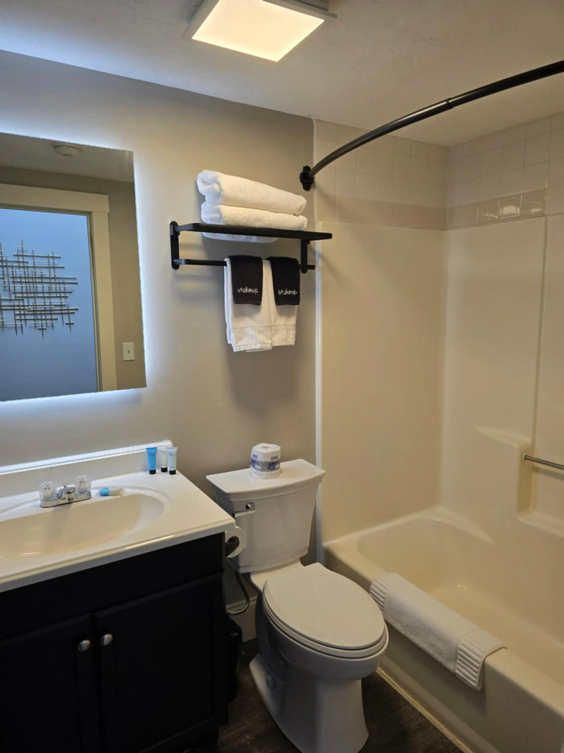 Bathroom in Gunstock Inn & Suites