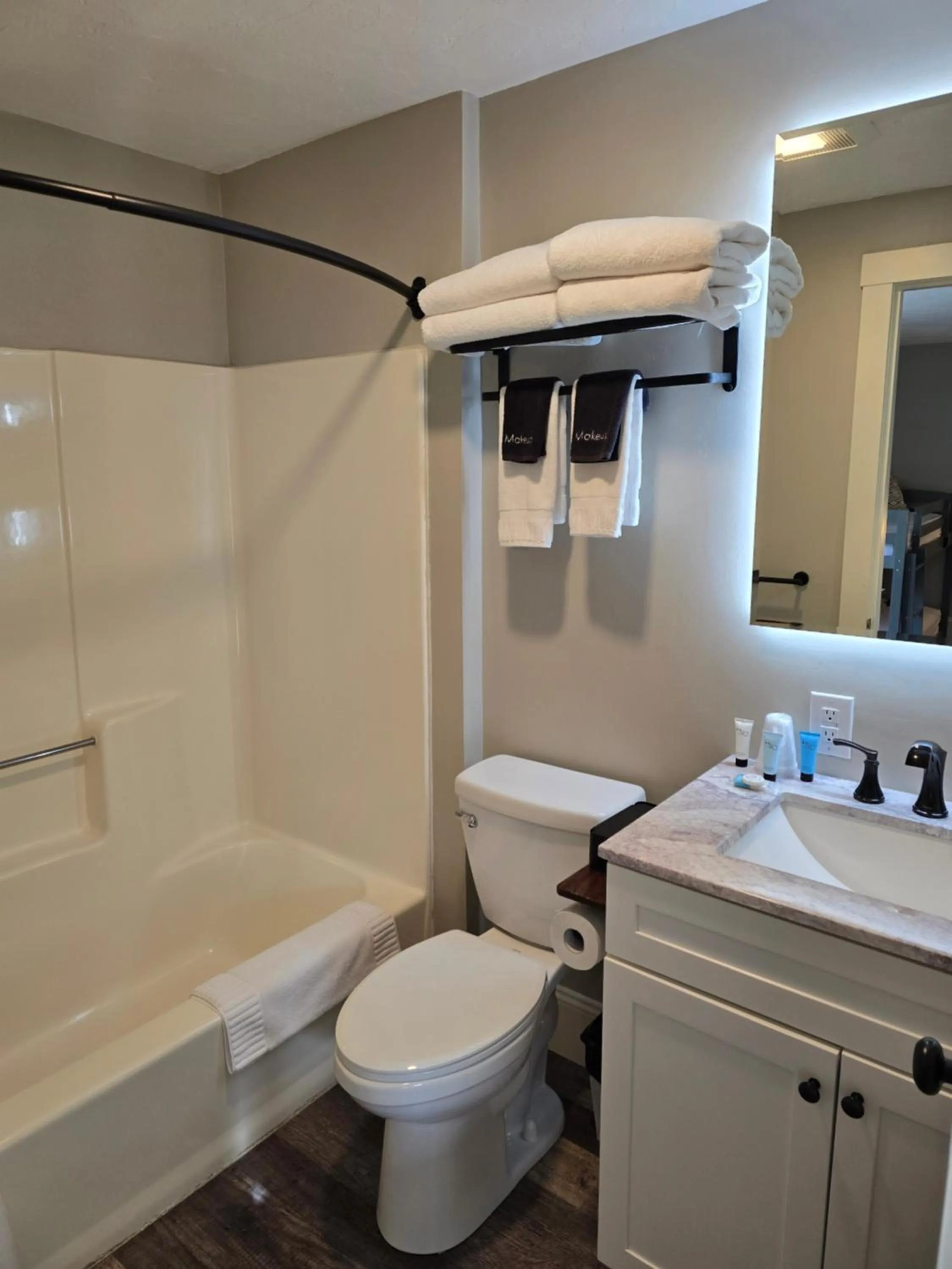 Shower in Gunstock Inn & Suites