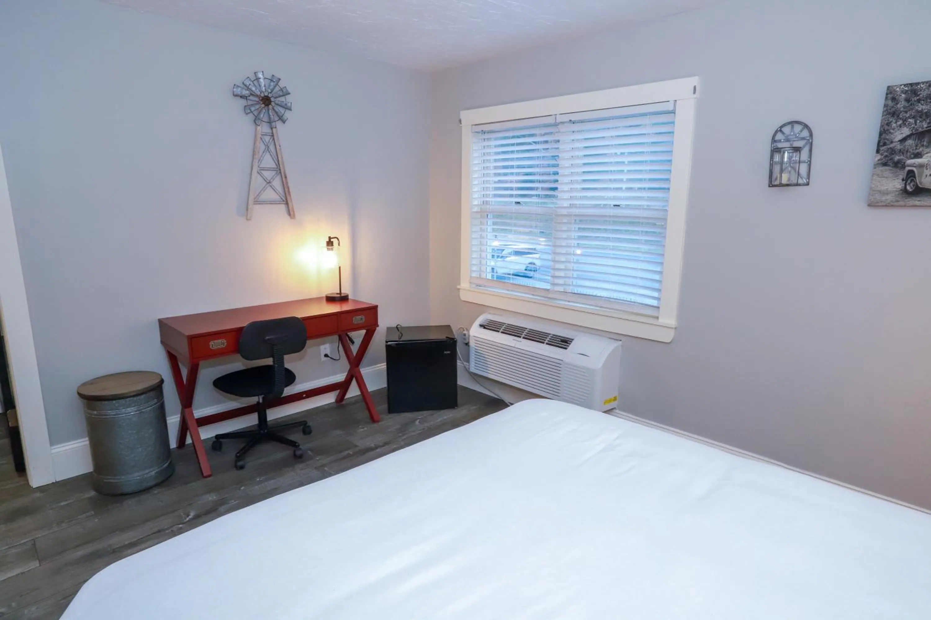 heating, Bed in Gunstock Inn & Suites