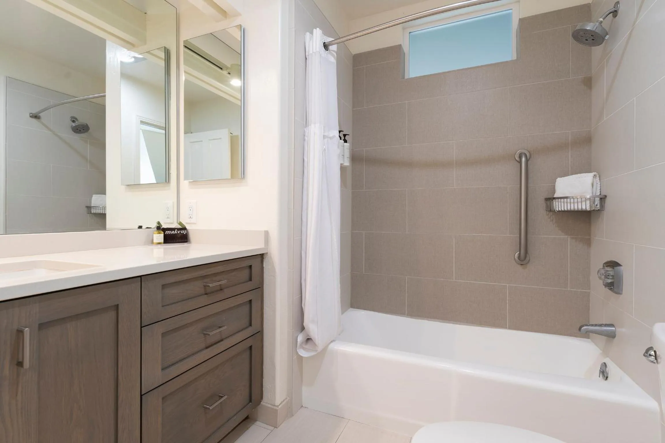 Bathroom in Wave Crest Resort