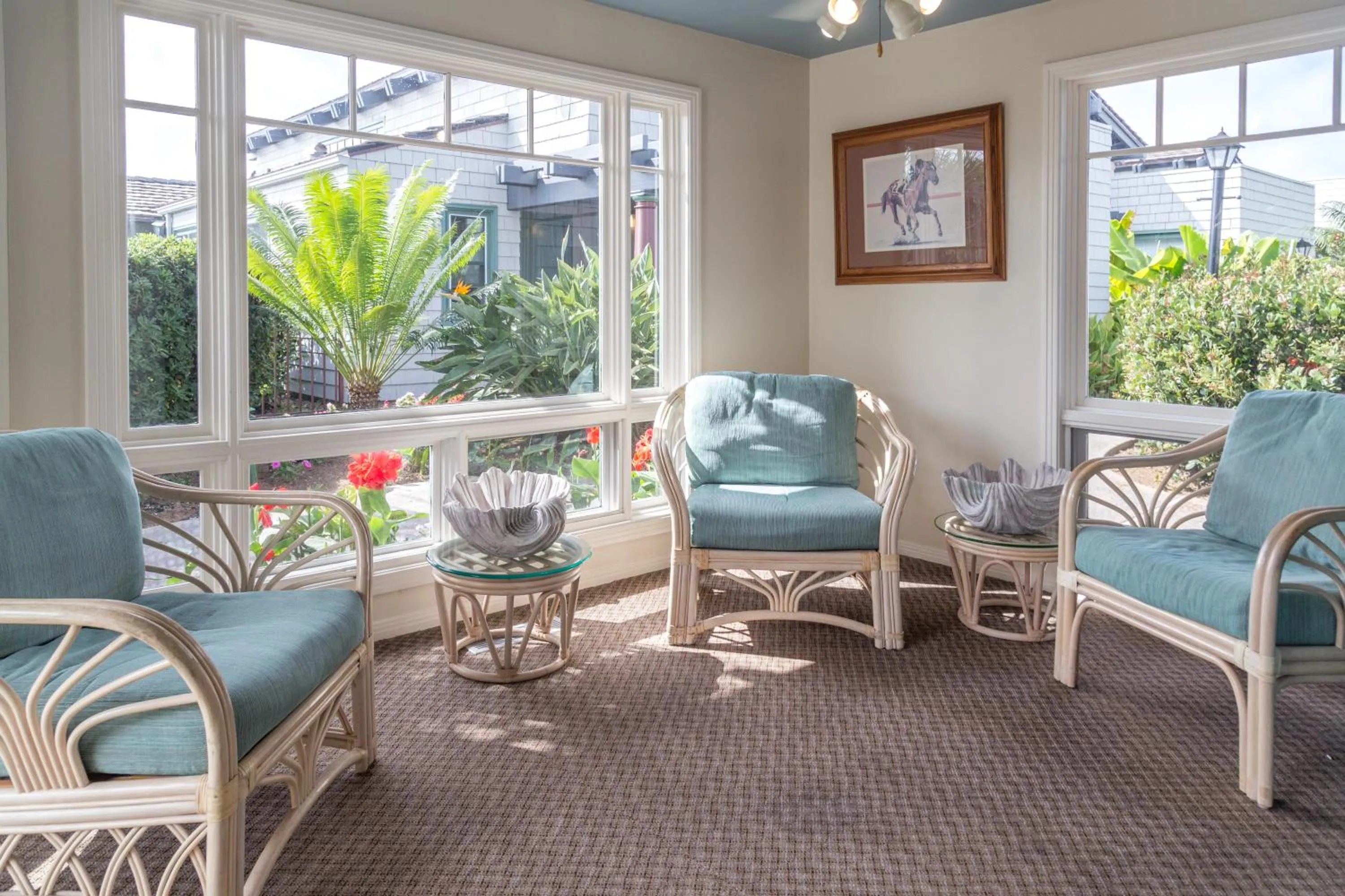 Communal lounge/ TV room in Wave Crest Resort