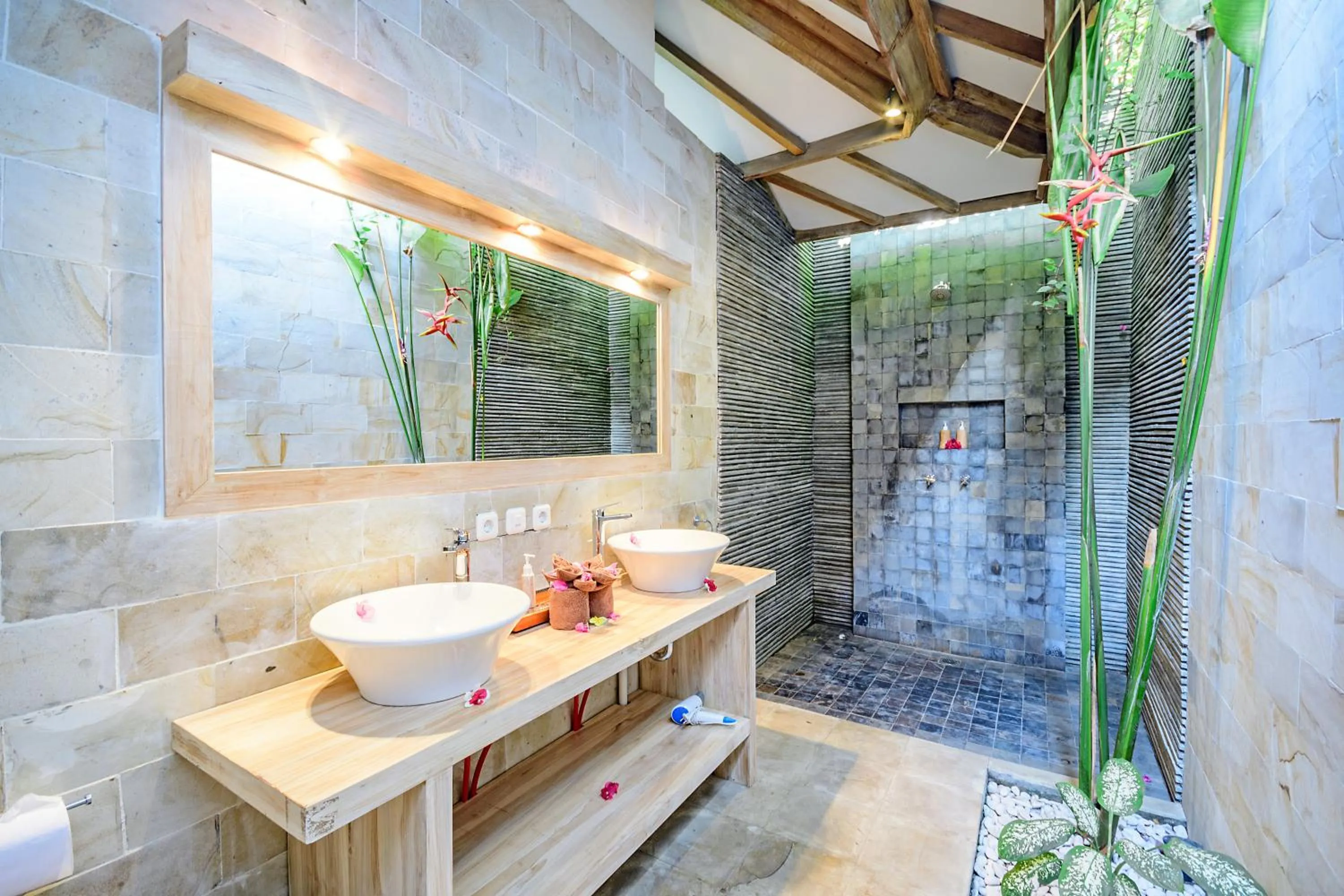 Bathroom in Kelapa Villas