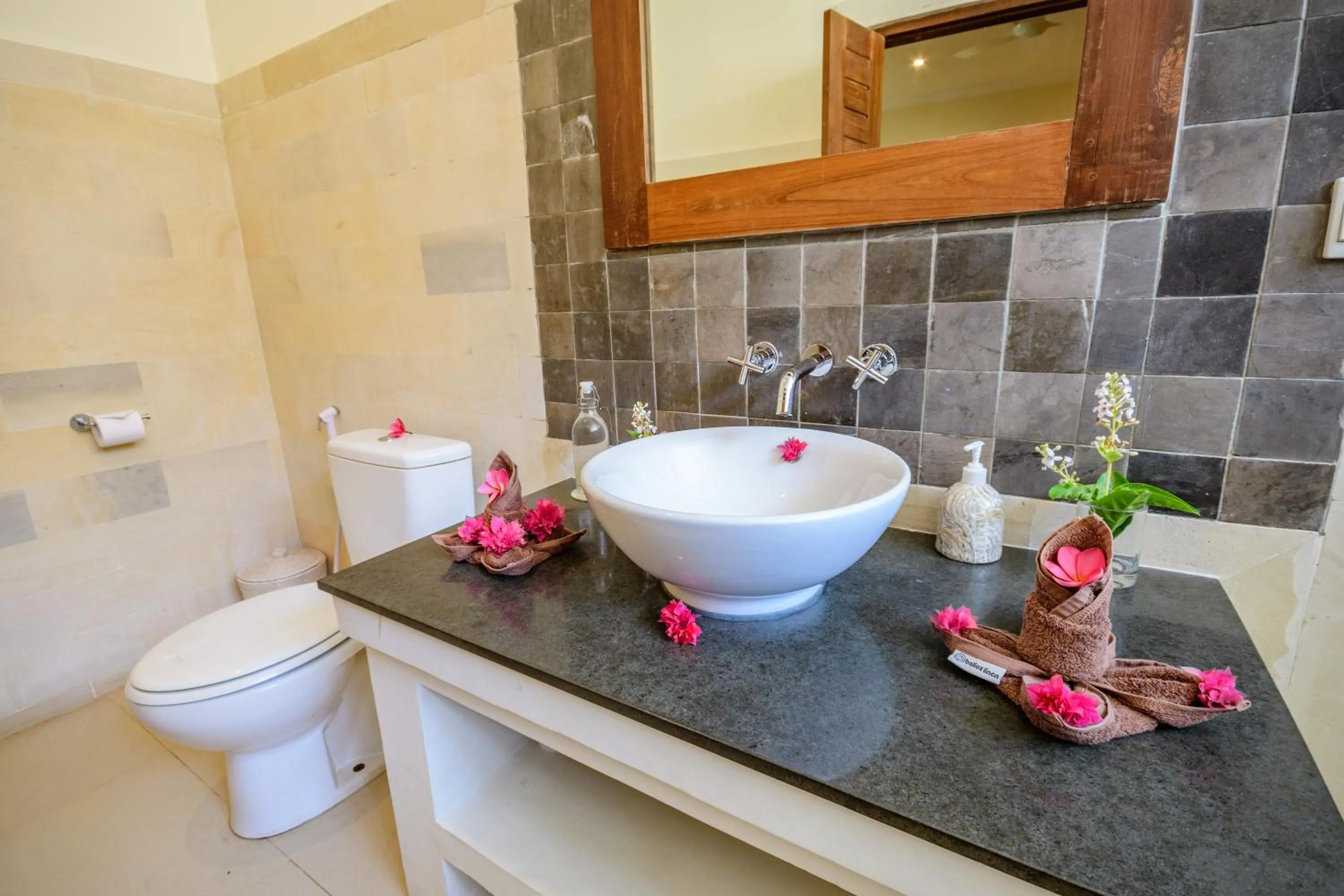 Toilet in Kelapa Villas