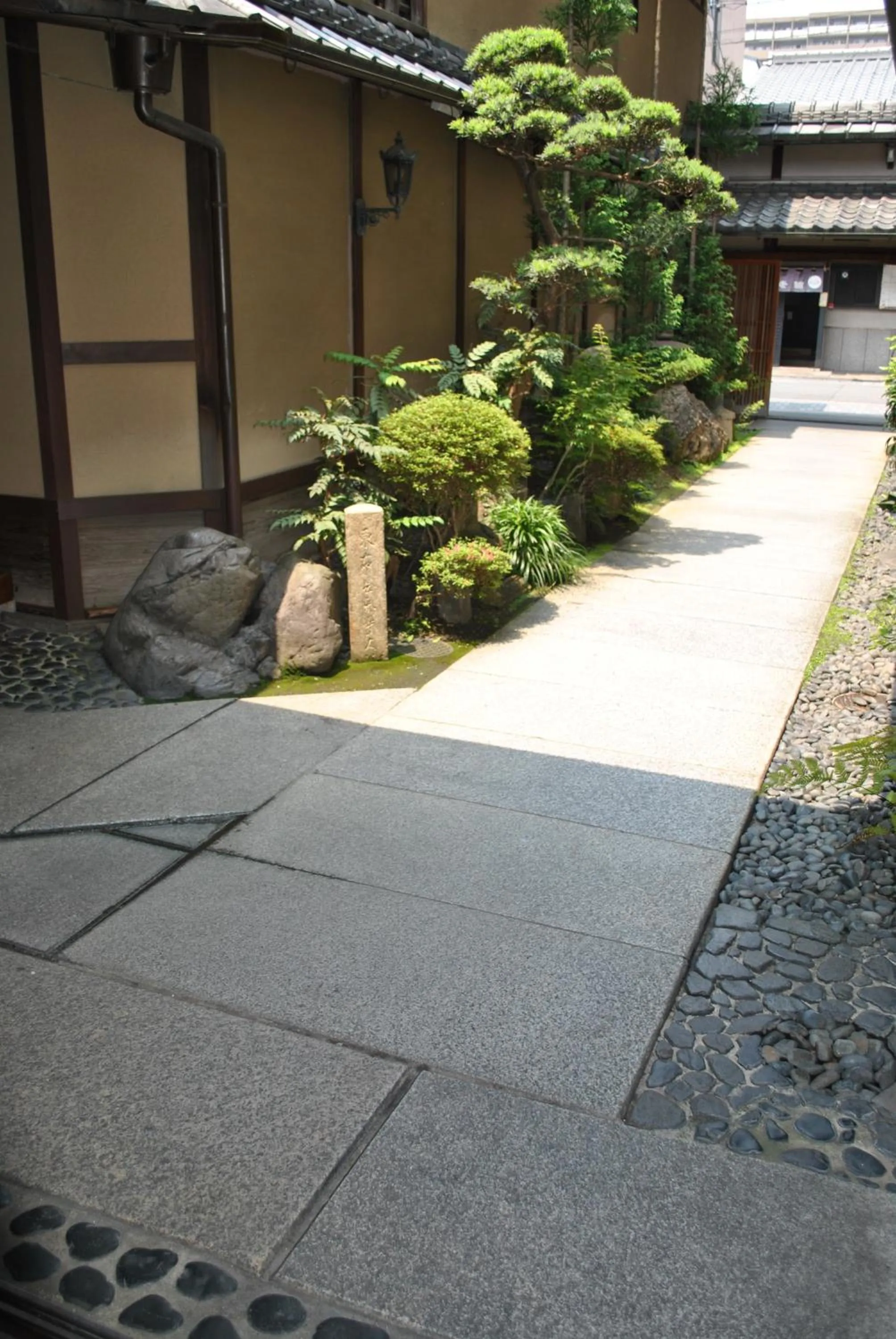 Facade/entrance in Nissho Besso
