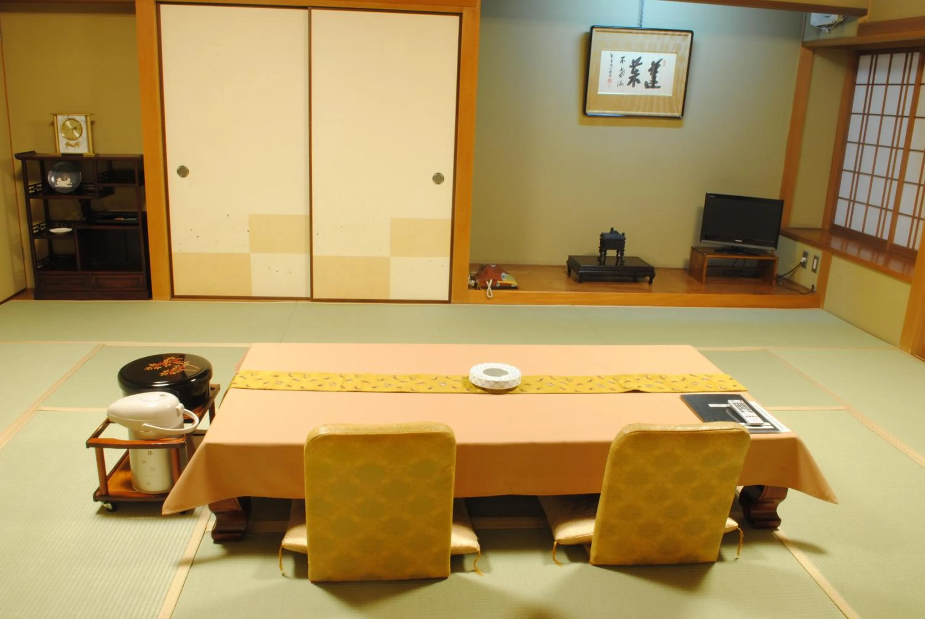 Photo of the whole room in Nissho Besso