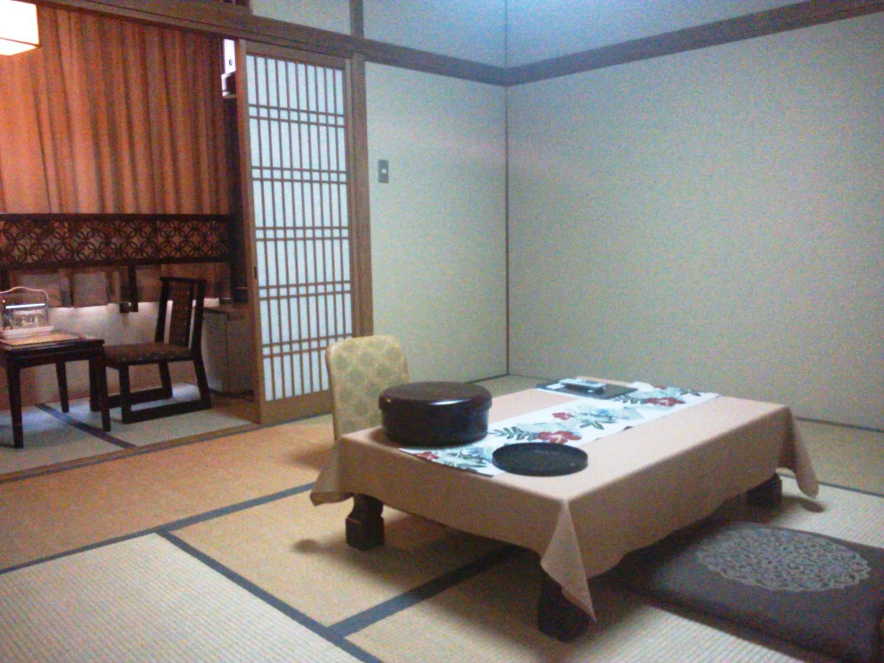 Photo of the whole room in Nissho Besso