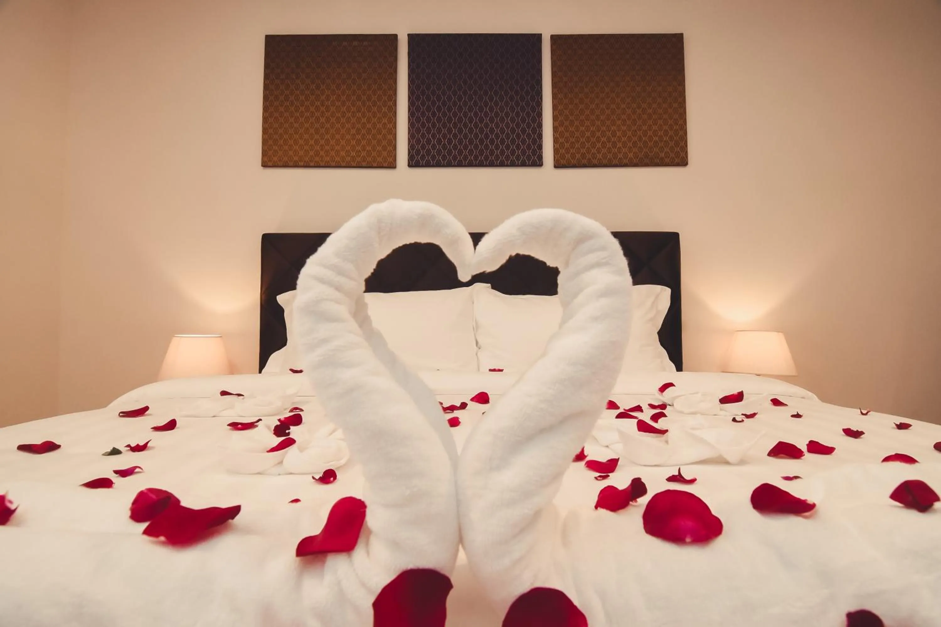 Bed in Aman Hills Hotel