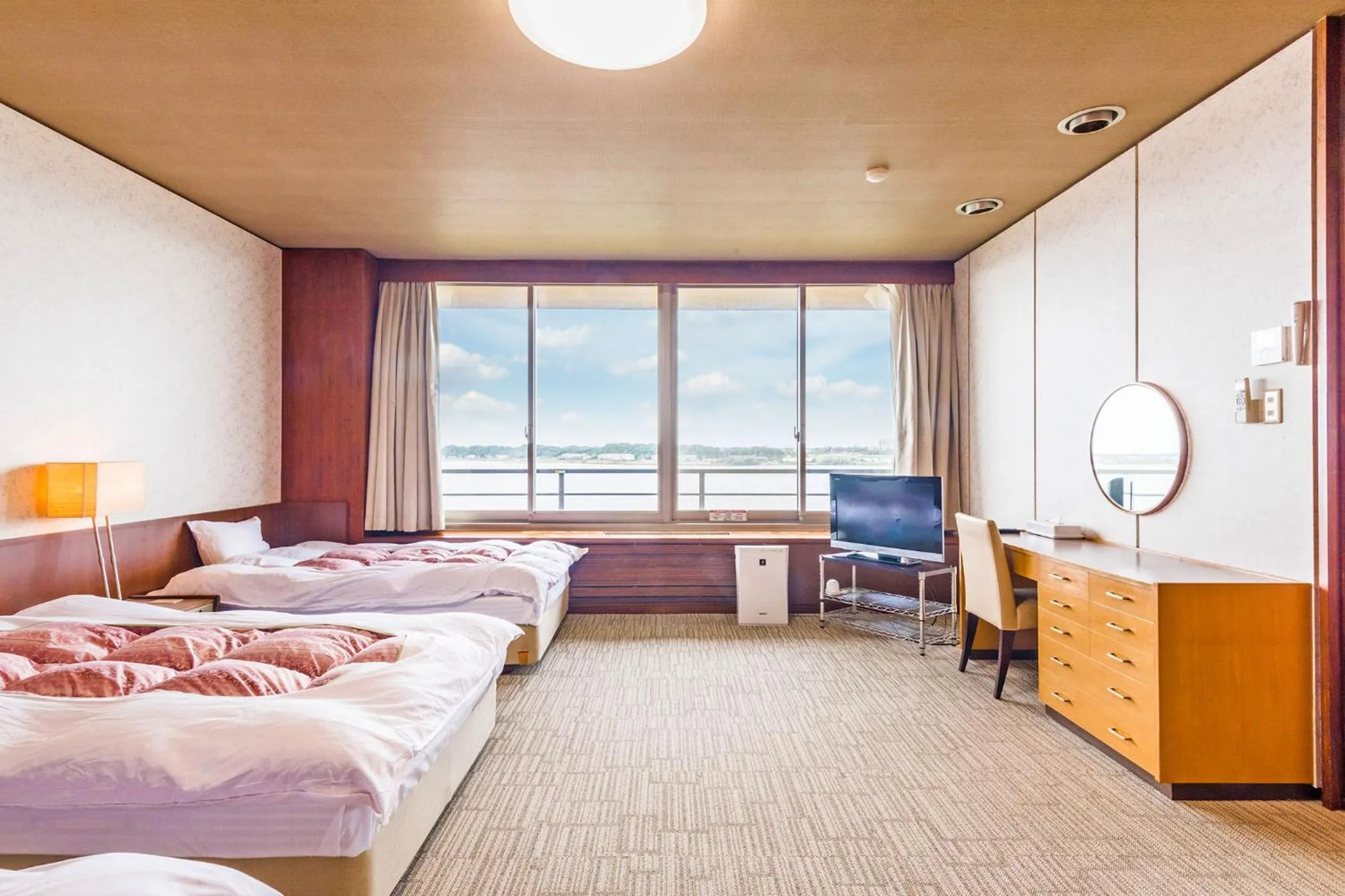 Photo of the whole room, Bed in Ooedo Onsen Monogatari Nagayama