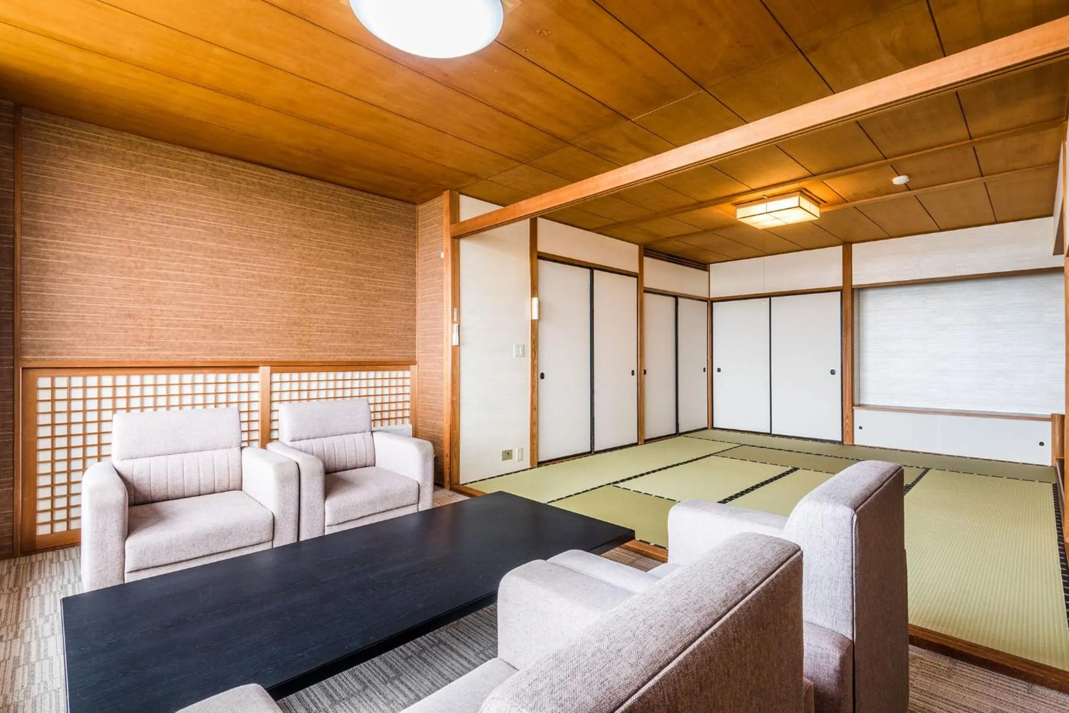 Photo of the whole room, Bed in Ooedo Onsen Monogatari Nagayama