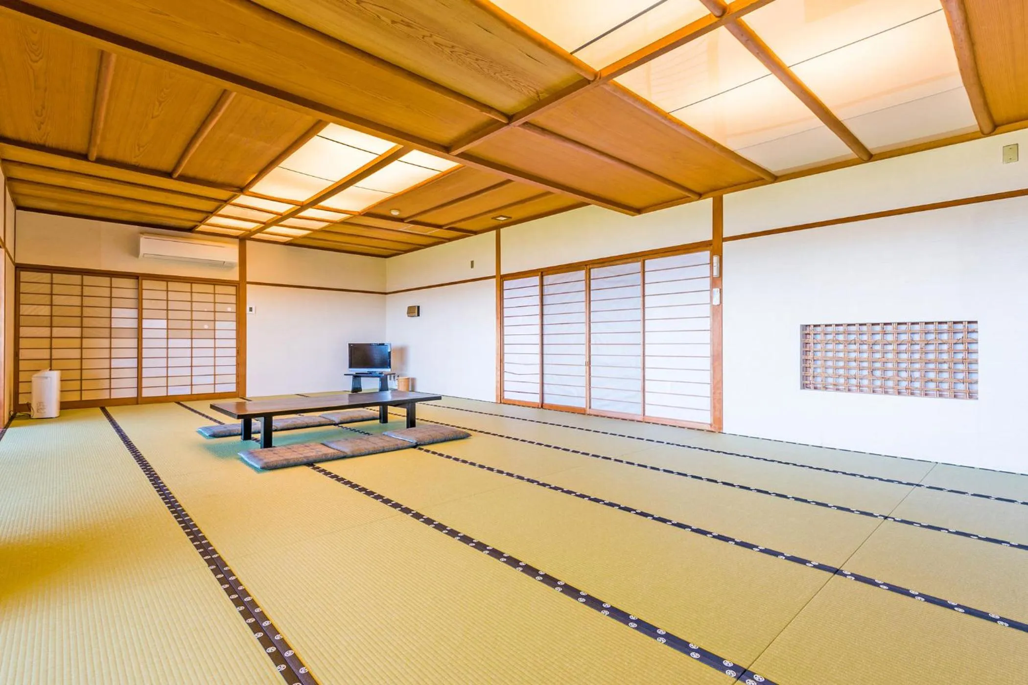 Photo of the whole room in Ooedo Onsen Monogatari Nagayama
