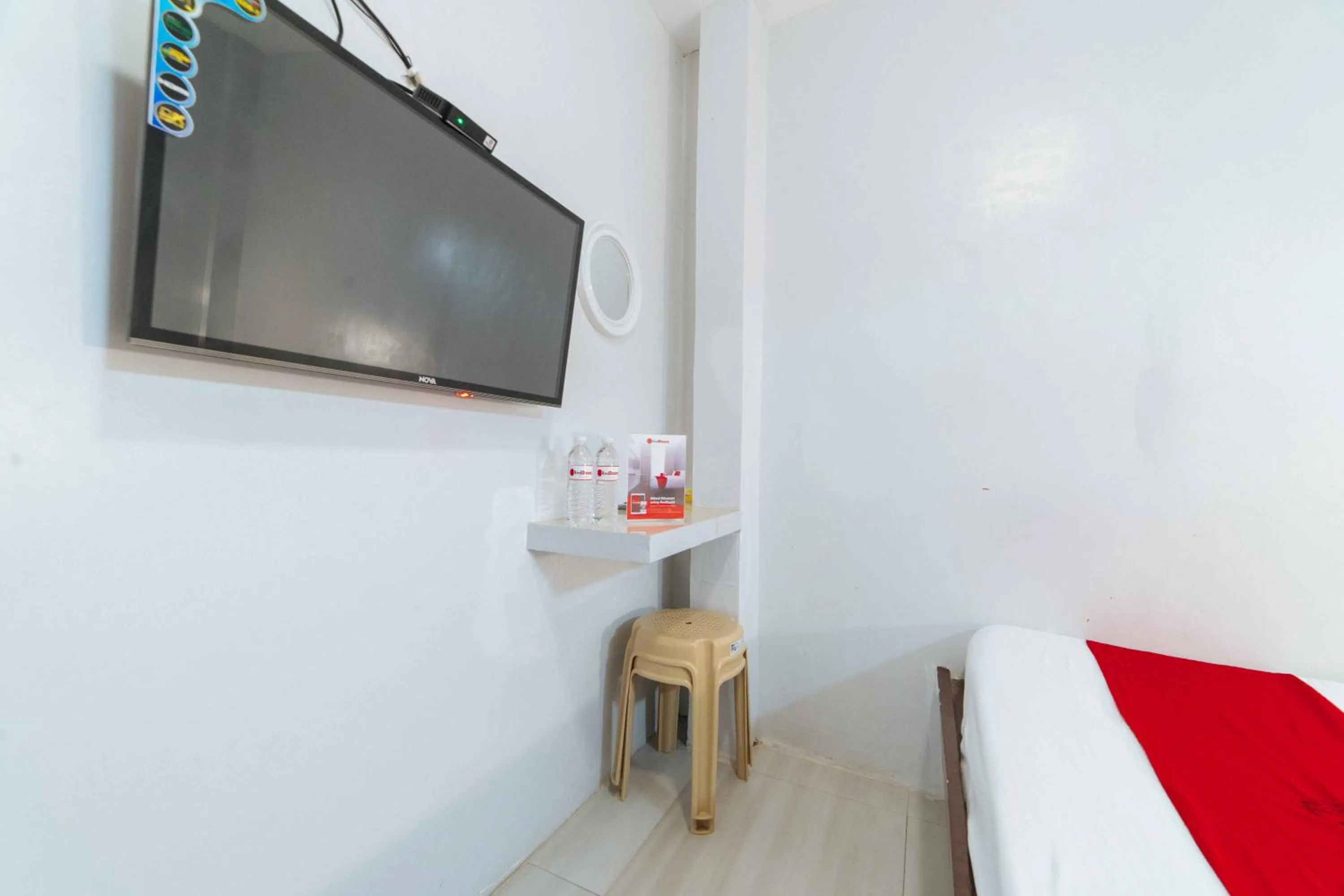 TV and multimedia, Bed in RedDoorz at San Antonio Binan Laguna