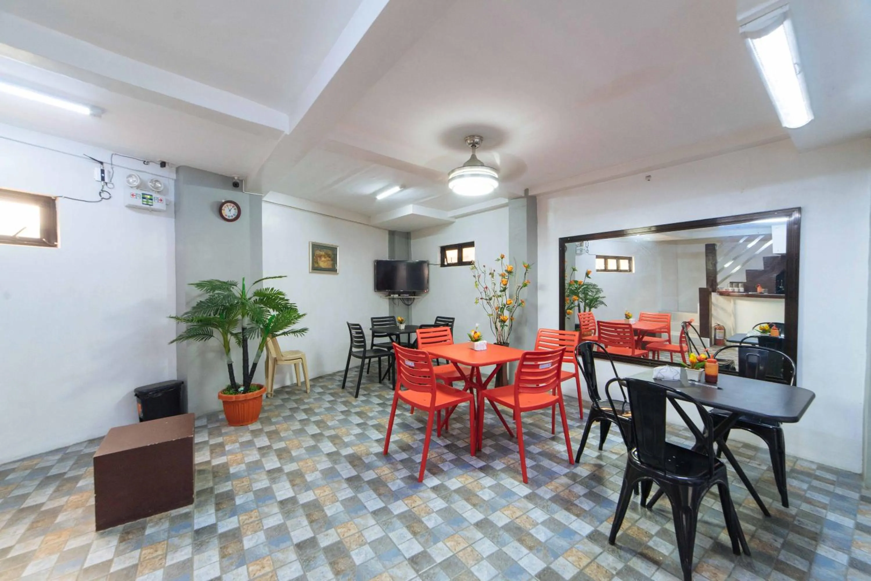 Restaurant/places to eat in RedDoorz at San Antonio Binan Laguna