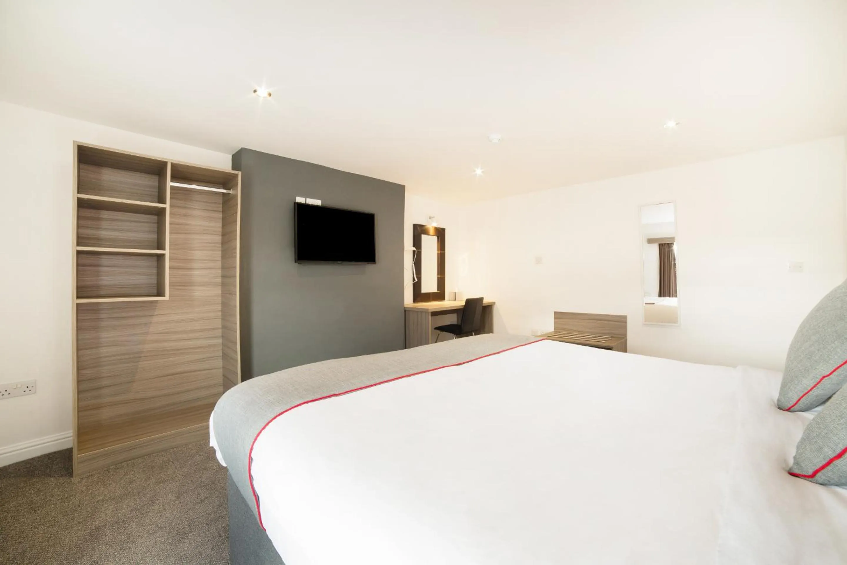 Bedroom, Bed in The Connaught Hotel Wolverhampton