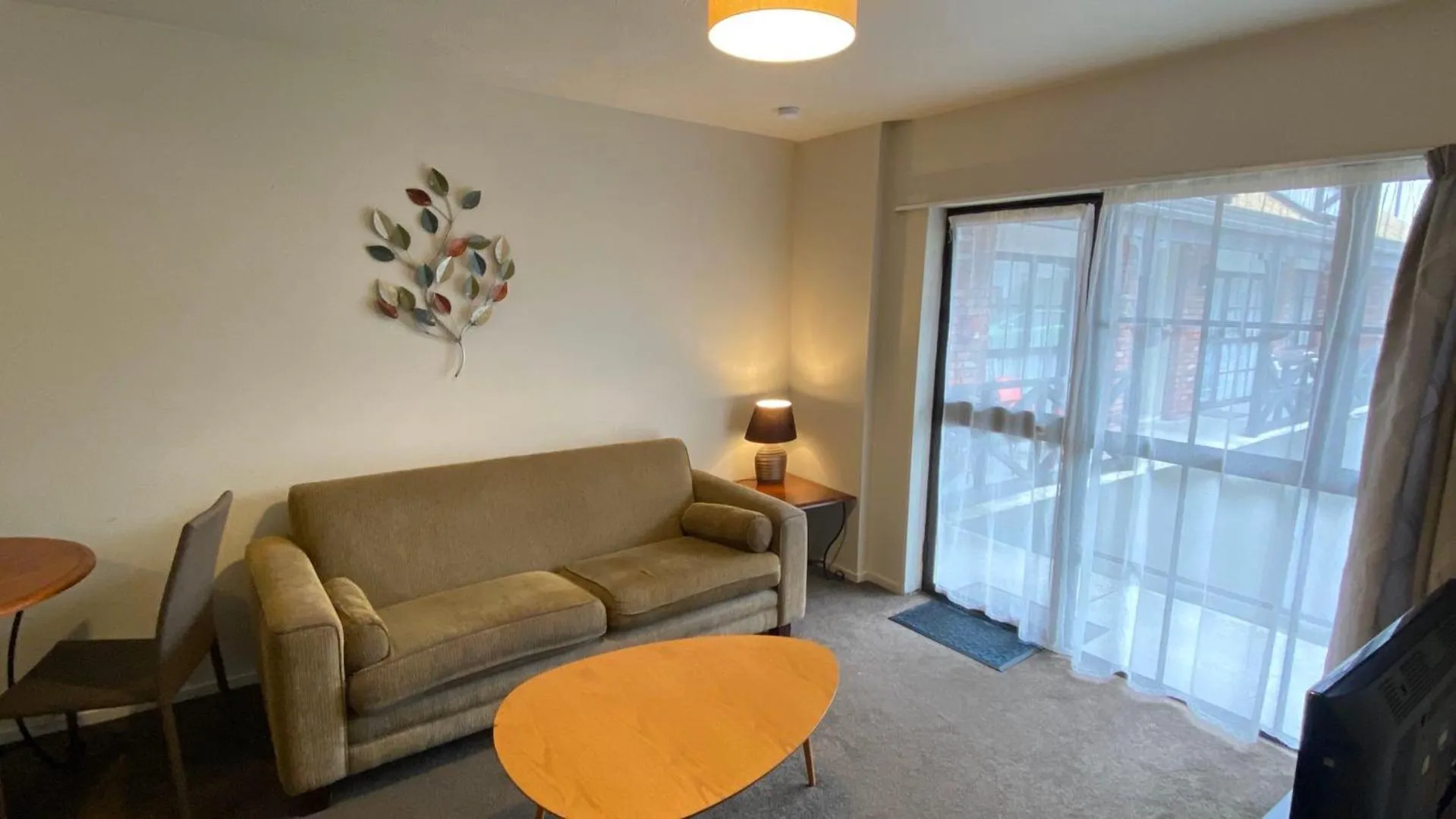 Living room in Southern Comfort Motel