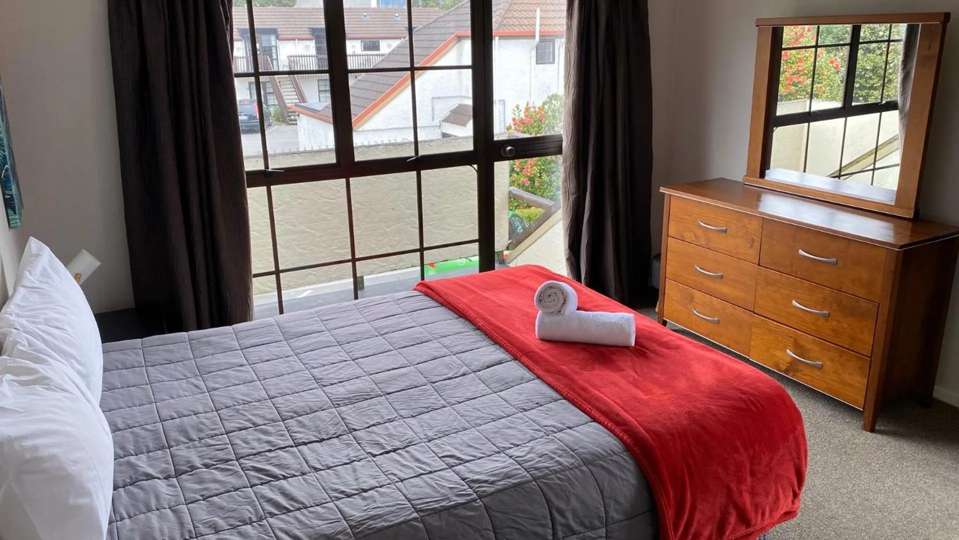 Bedroom, Bed in Southern Comfort Motel