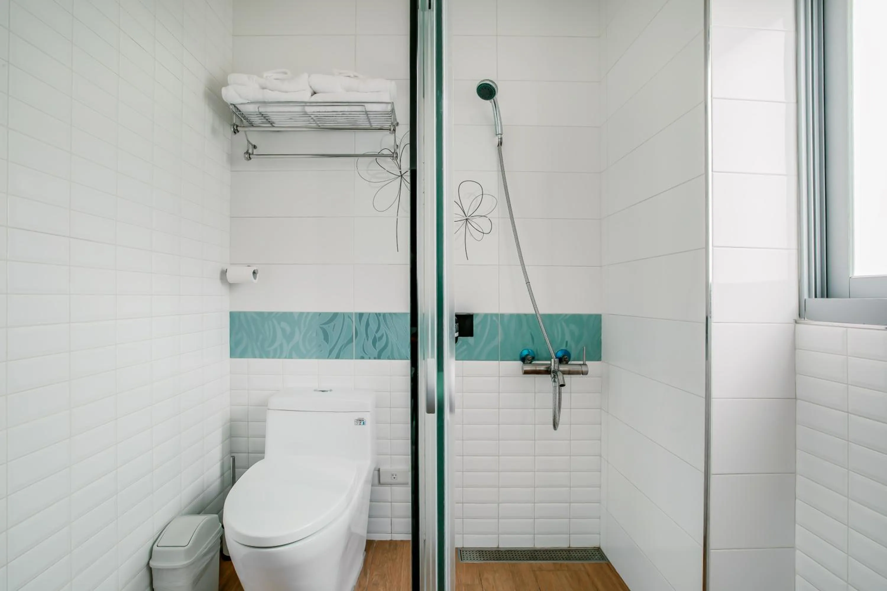 Decorative detail in Party of the Ocean B&B